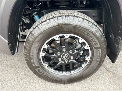 2025 Toyota TUNDRA 4X4 SR5