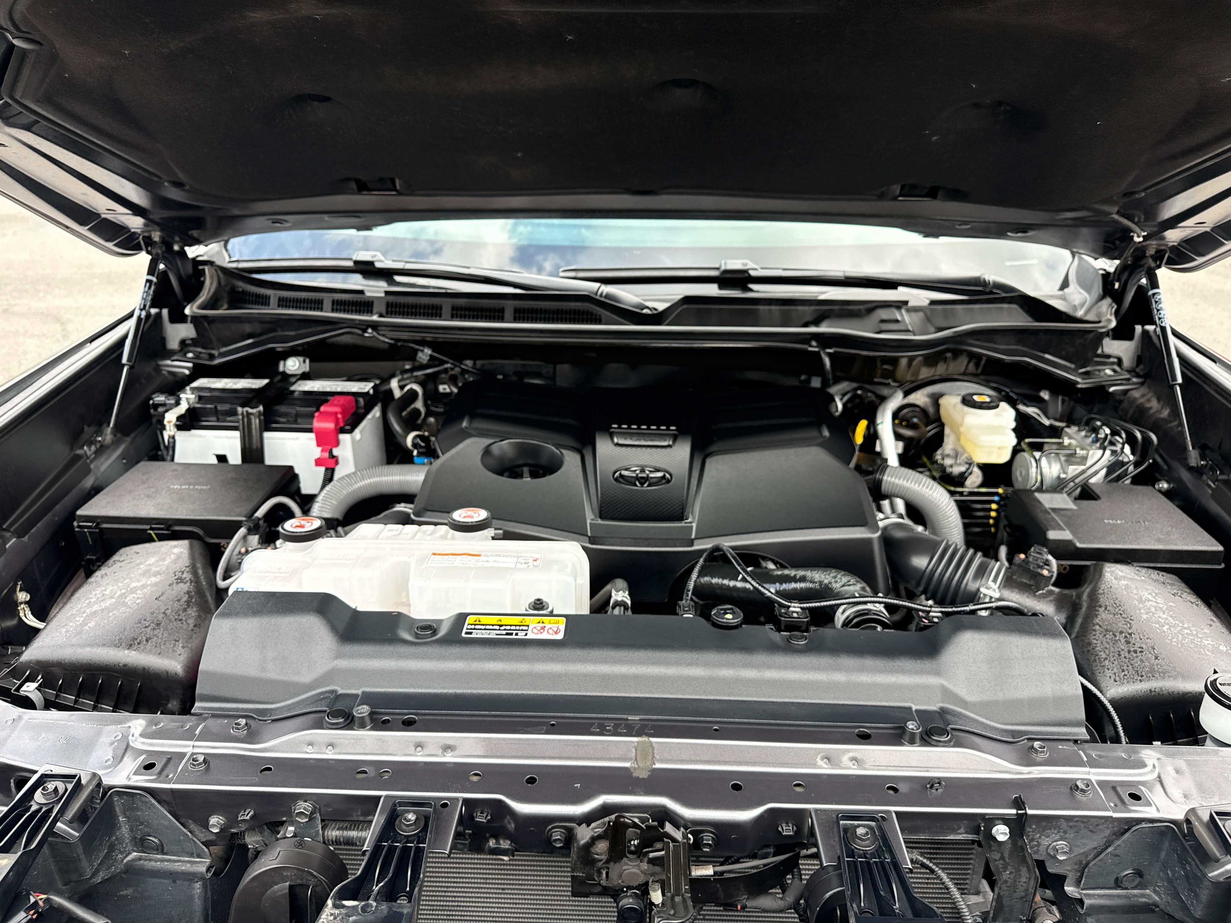 2025 Toyota TUNDRA 4X4 SR5