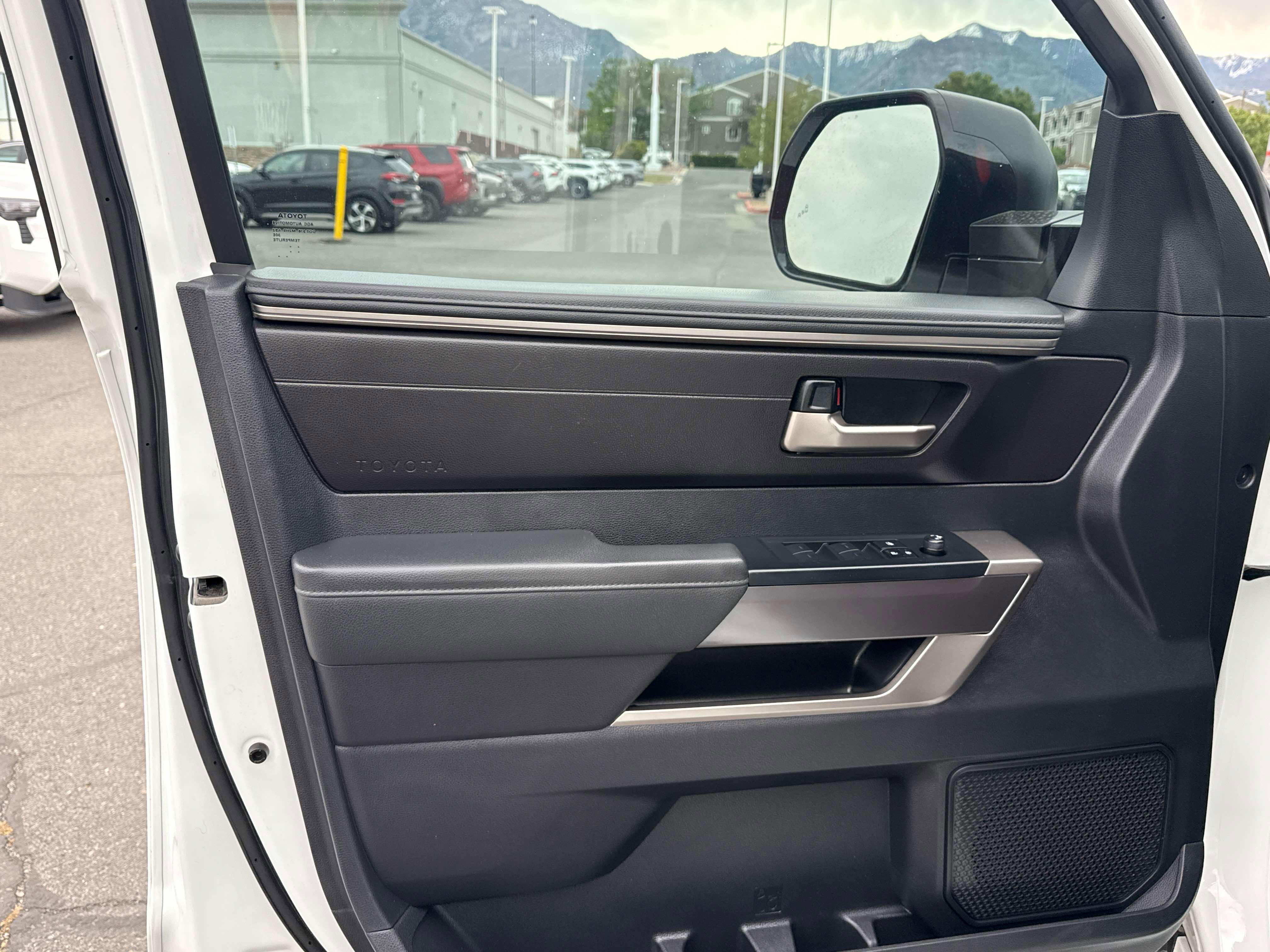 2023 Toyota TUNDRA 4X4 SR5
