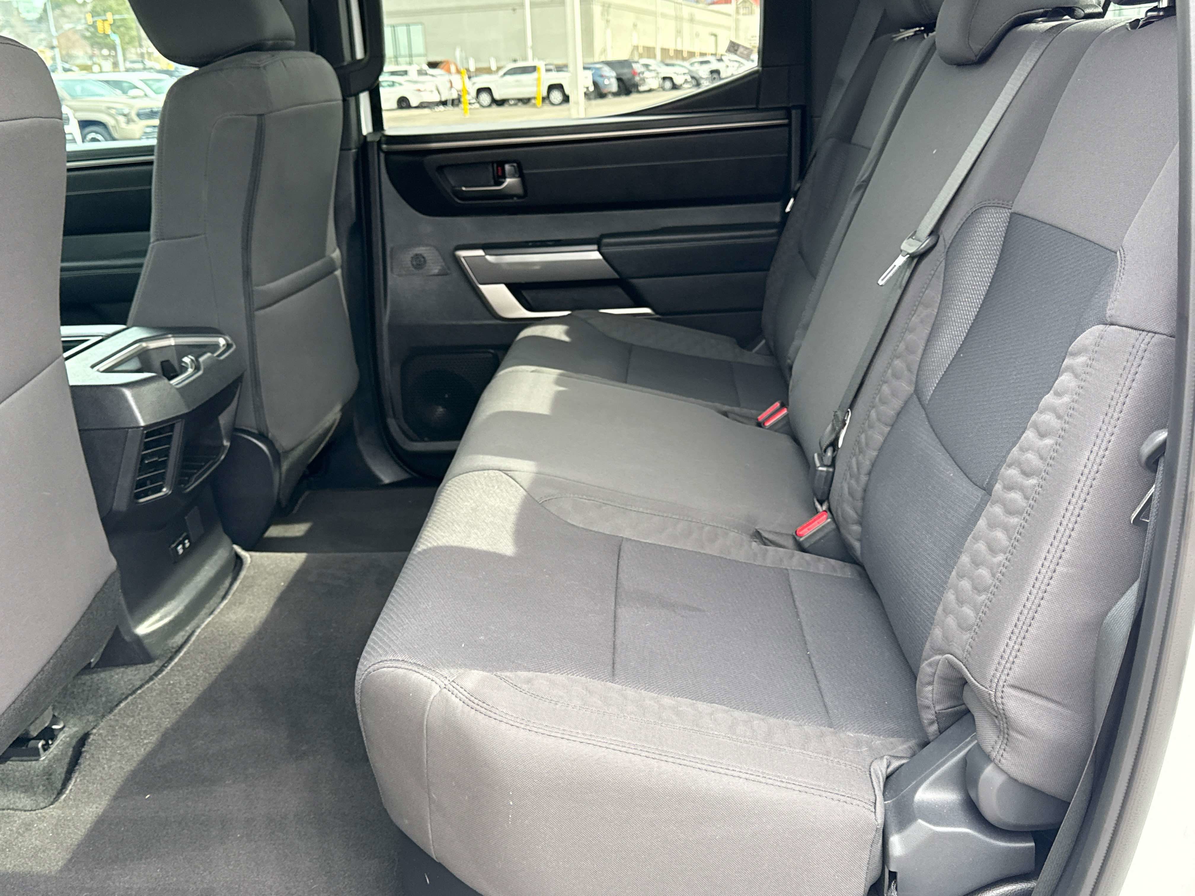 2025 Toyota TUNDRA 4X4 SR5