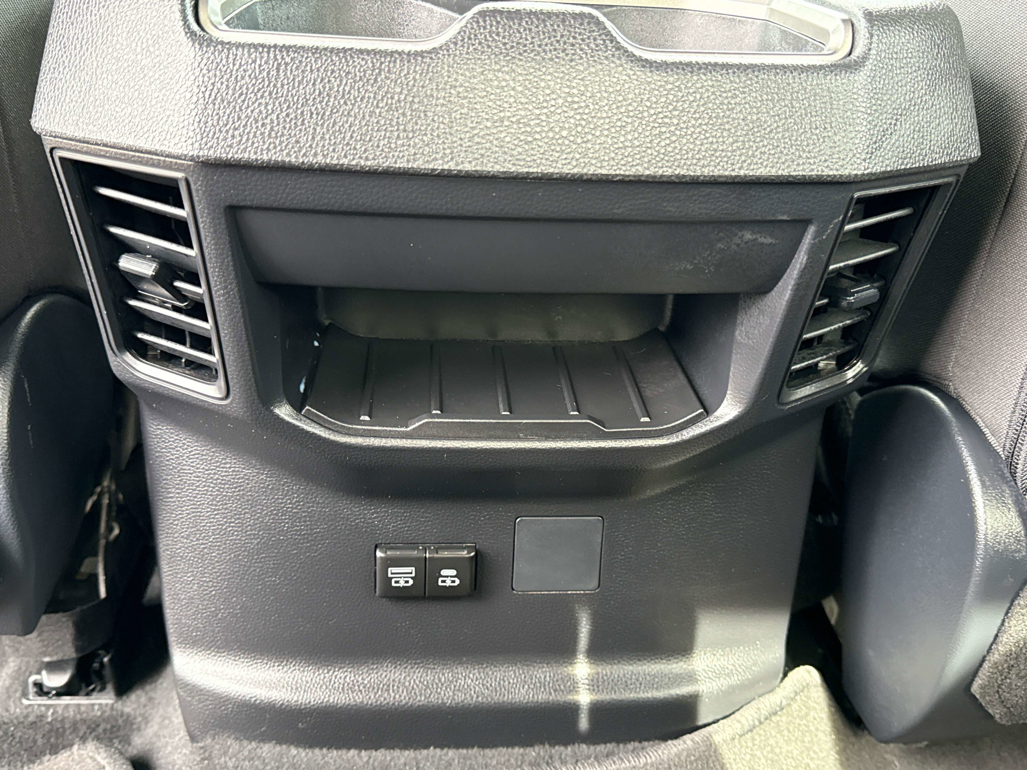 2025 Toyota TUNDRA 4X4 SR5