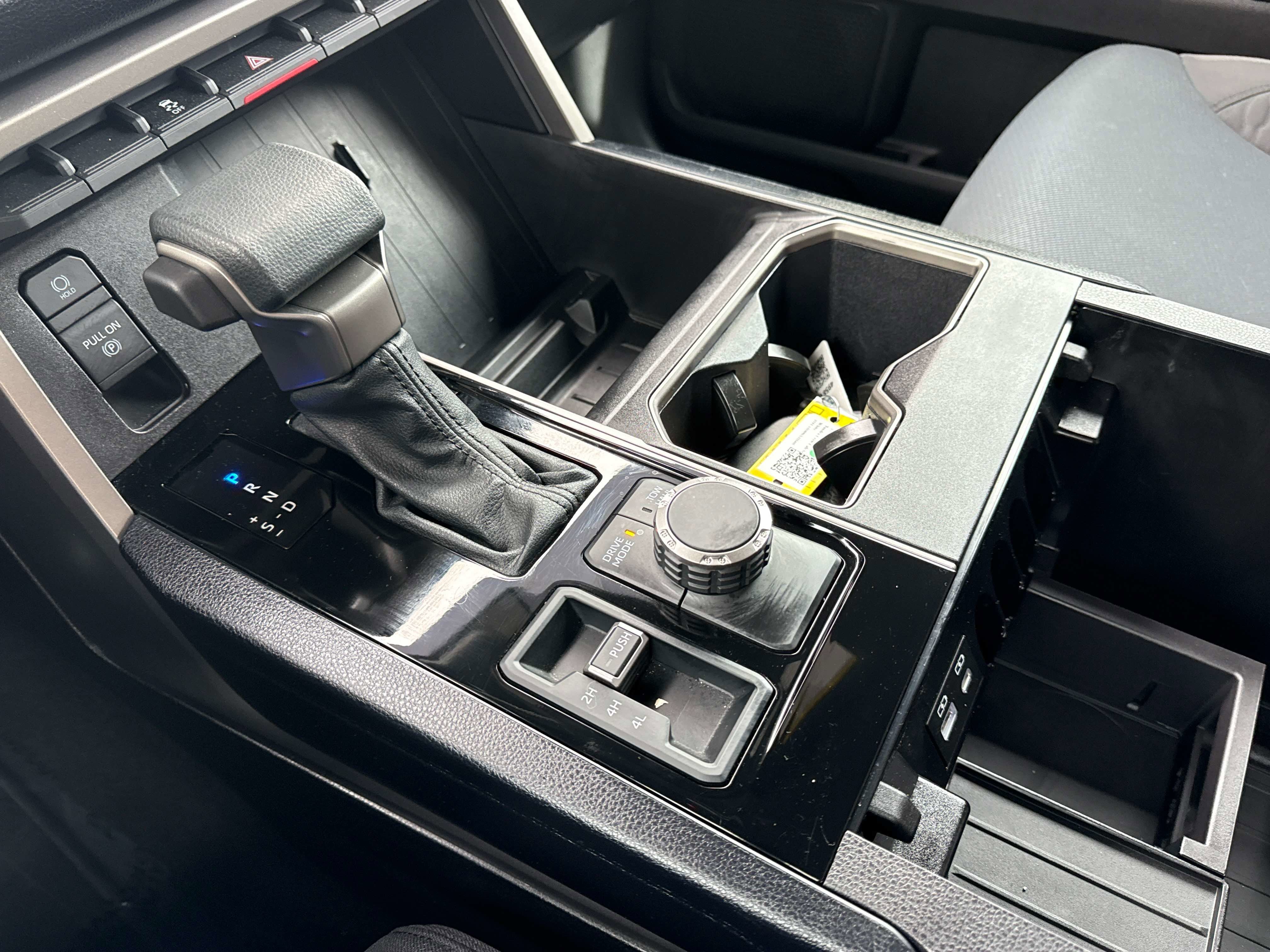 2025 Toyota TUNDRA 4X4 SR5