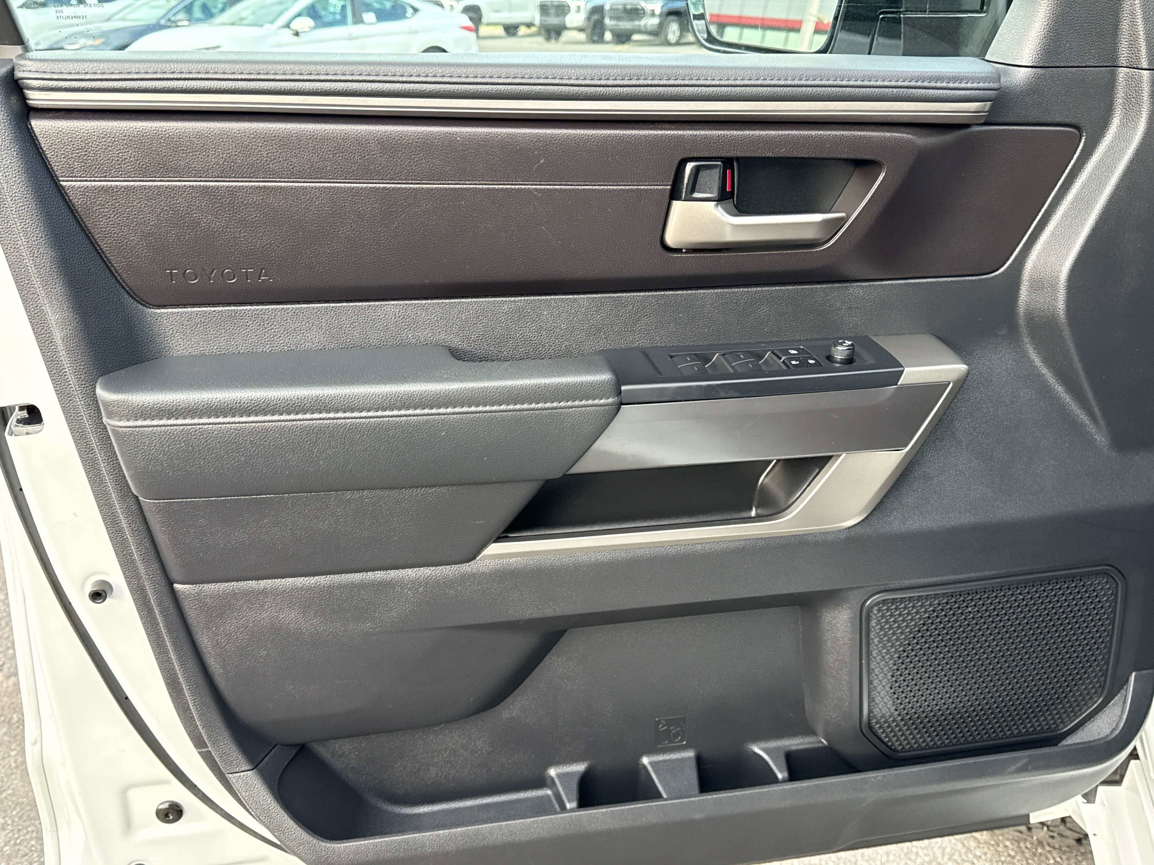 2023 Toyota TUNDRA 4X4 SR5