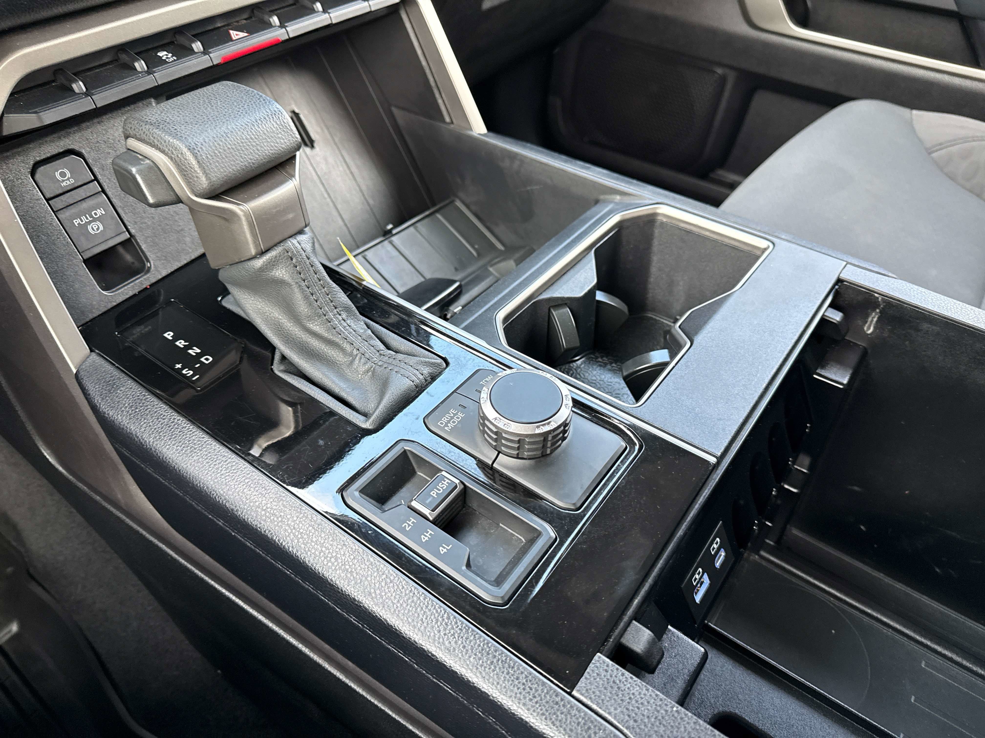 2023 Toyota TUNDRA 4X4 SR5