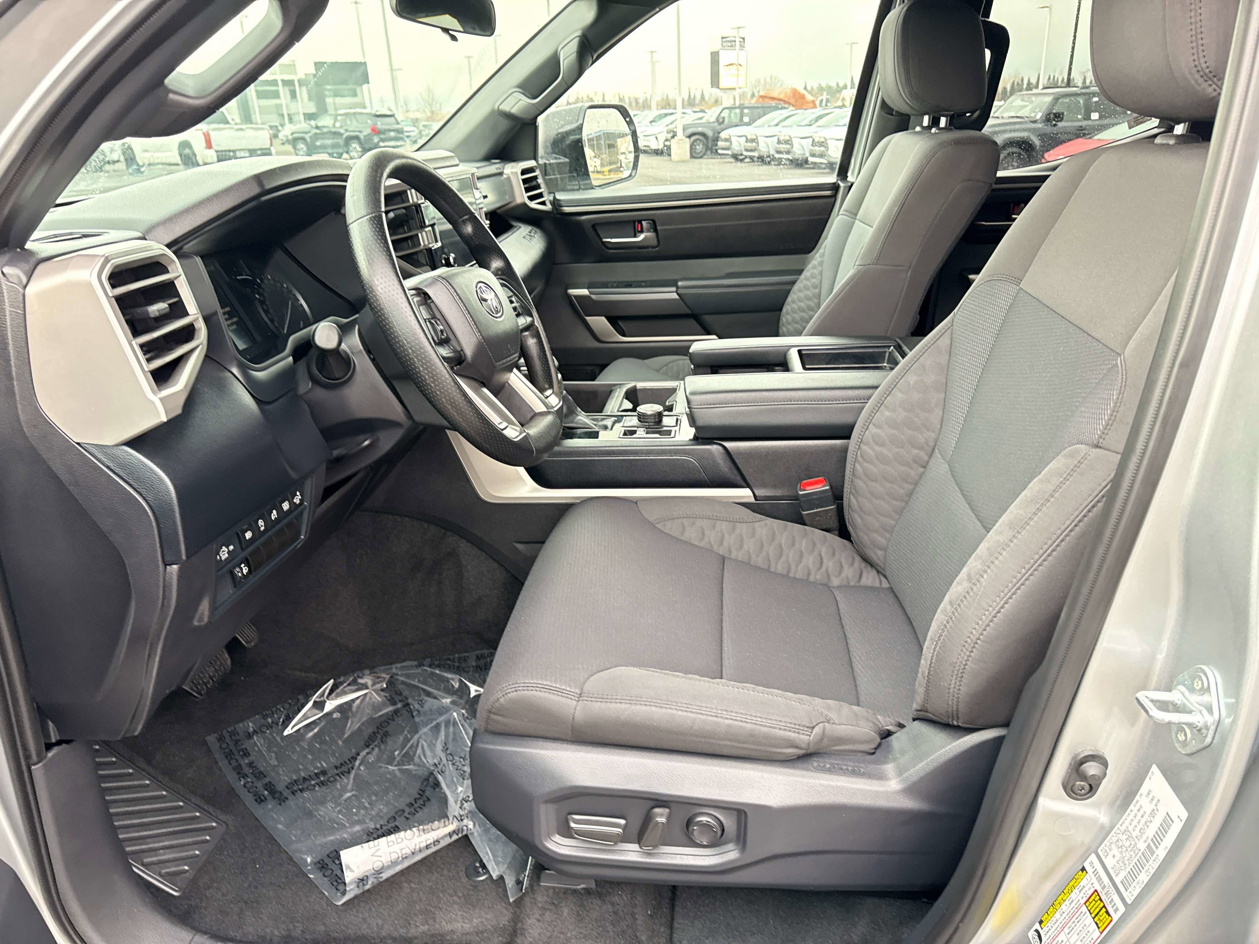 2025 Toyota TUNDRA 4X4 SR5