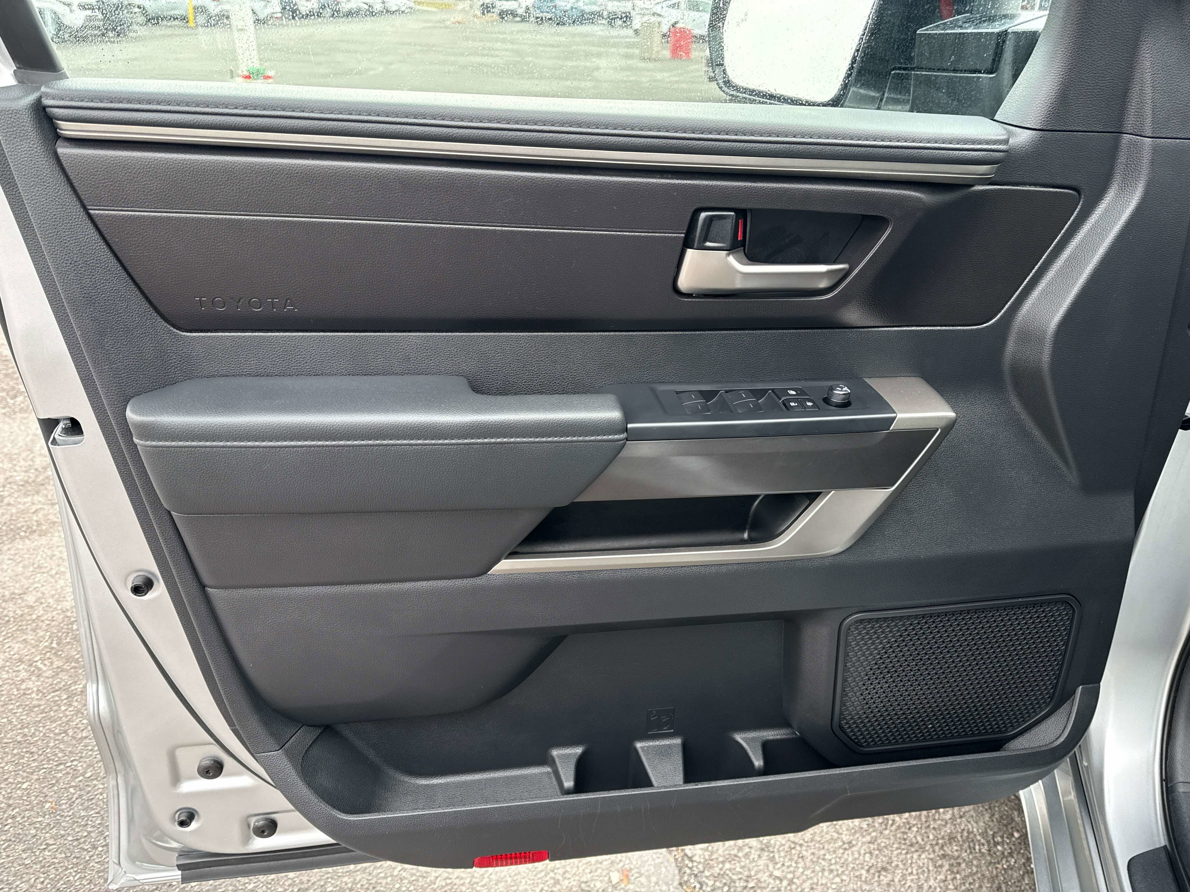 2025 Toyota TUNDRA 4X4 SR5