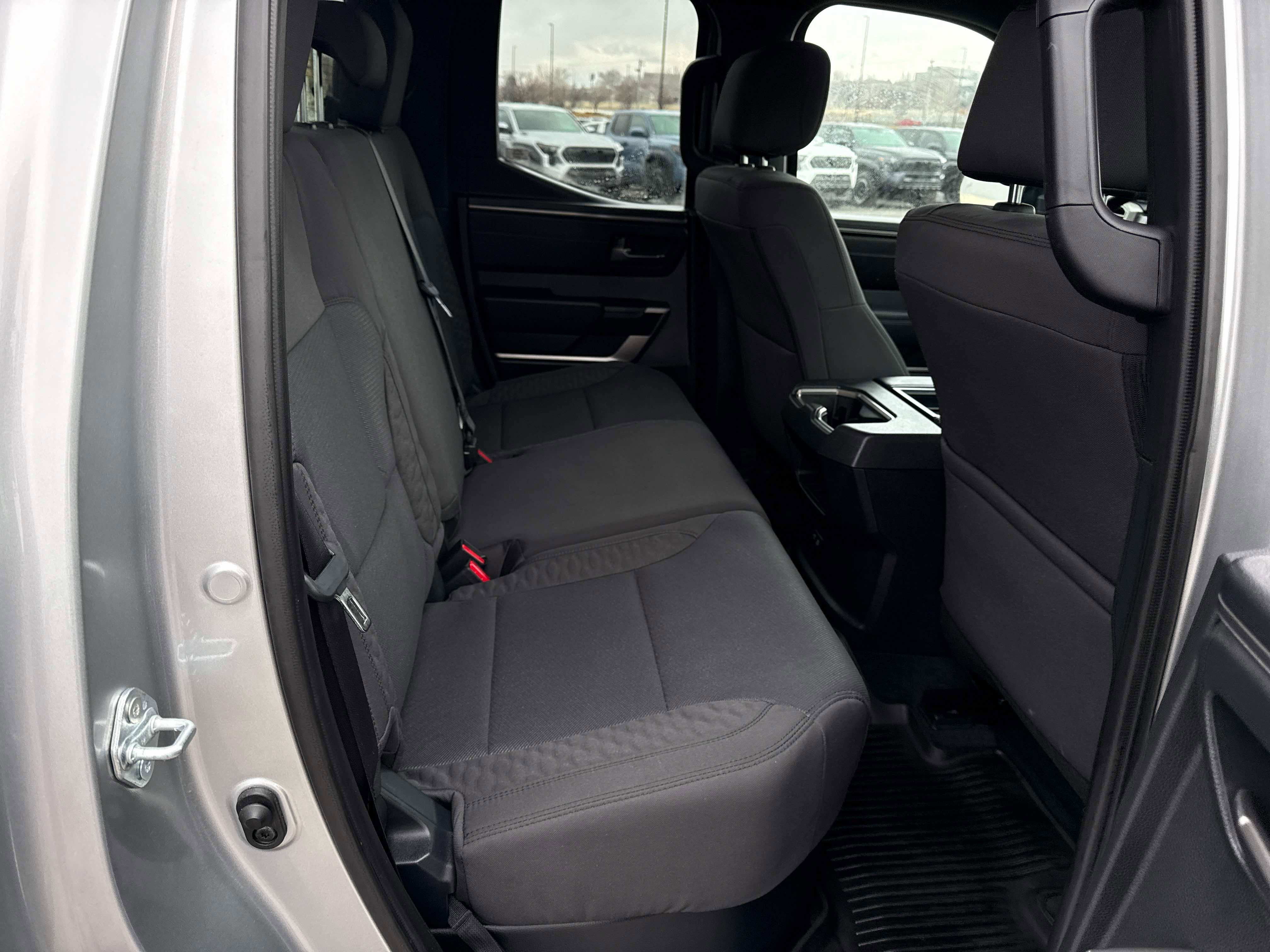 2025 Toyota TUNDRA 4X4 SR5