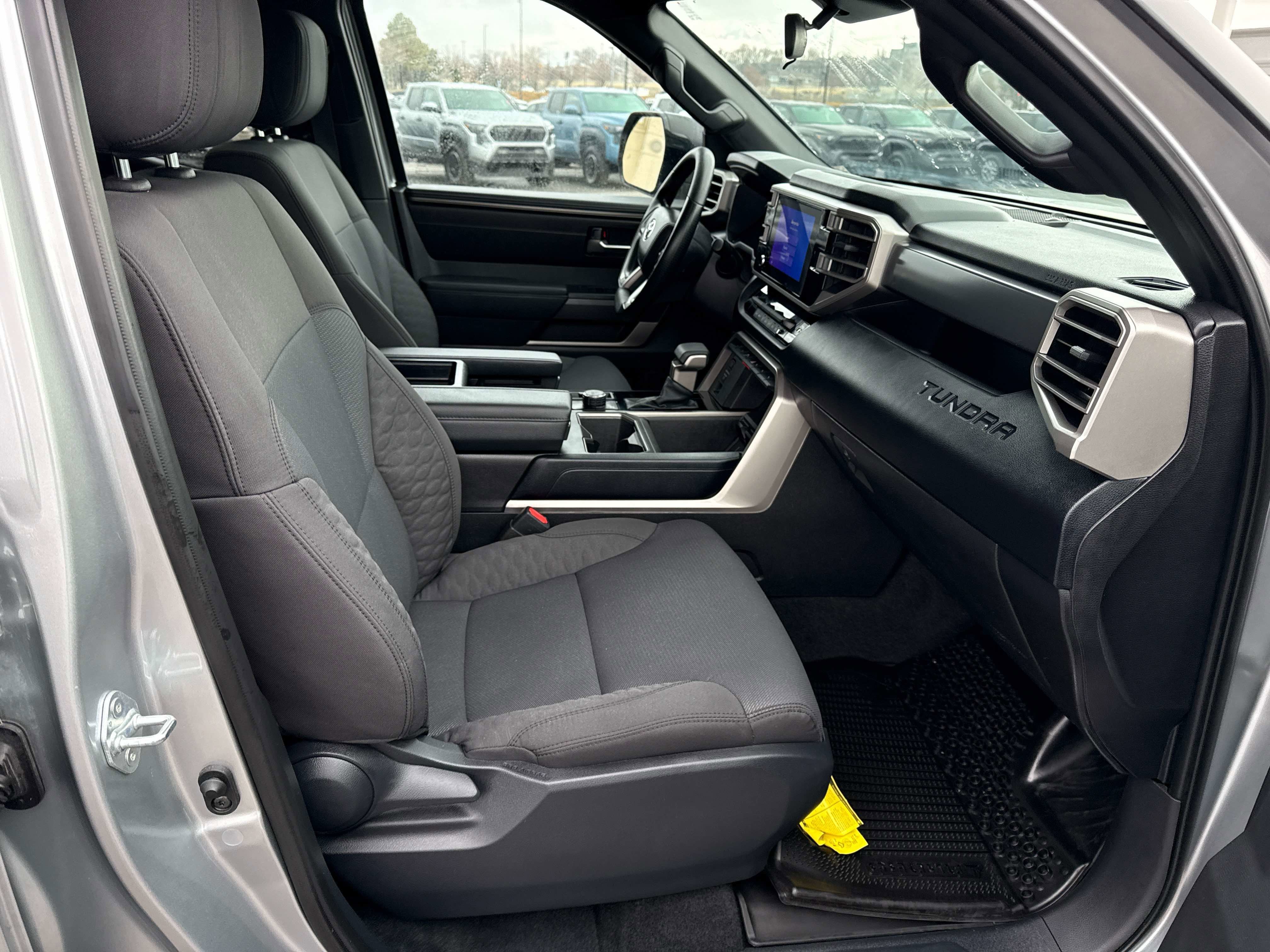 2025 Toyota TUNDRA 4X4 SR5