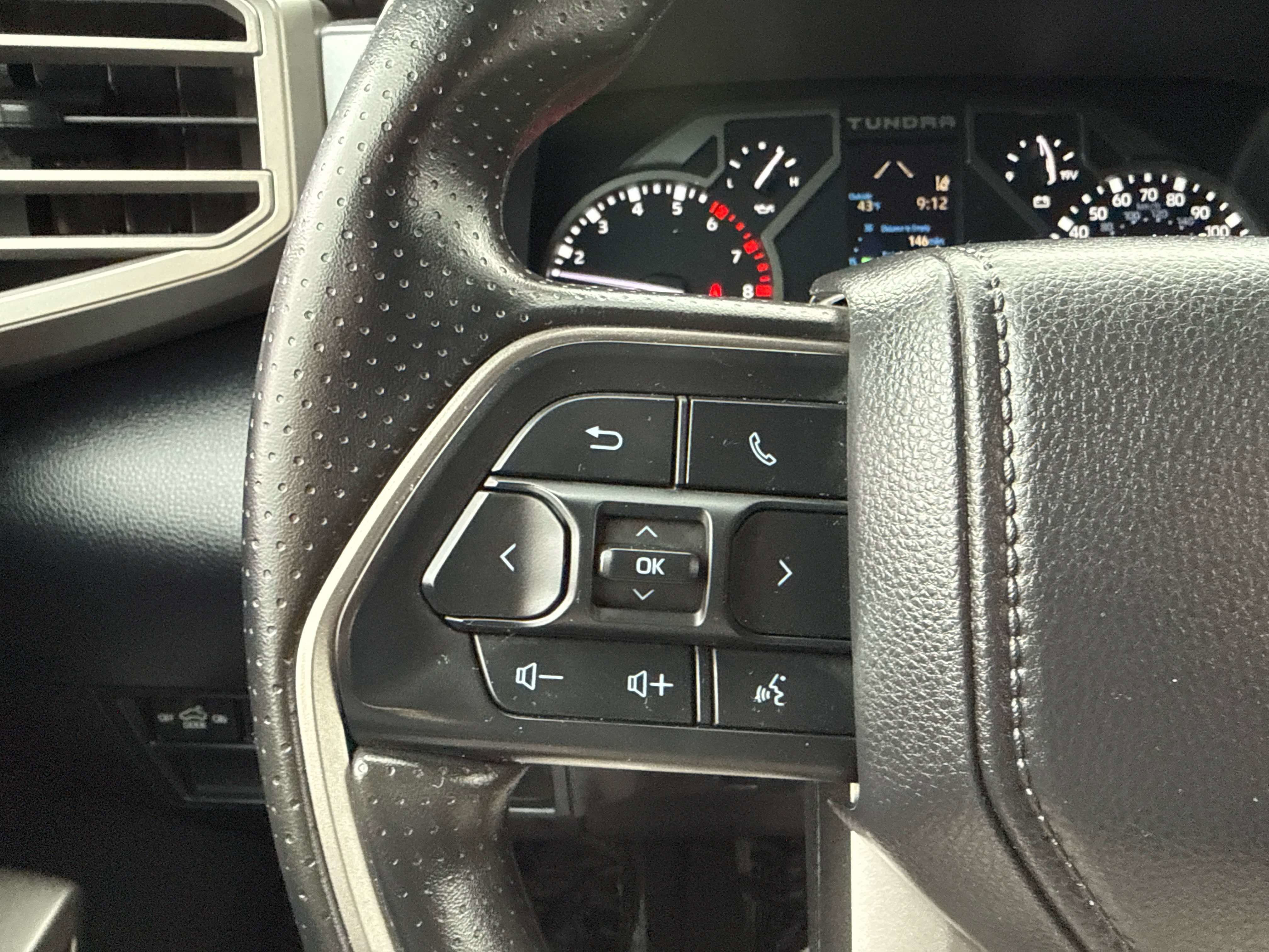 2025 Toyota TUNDRA 4X4 SR5