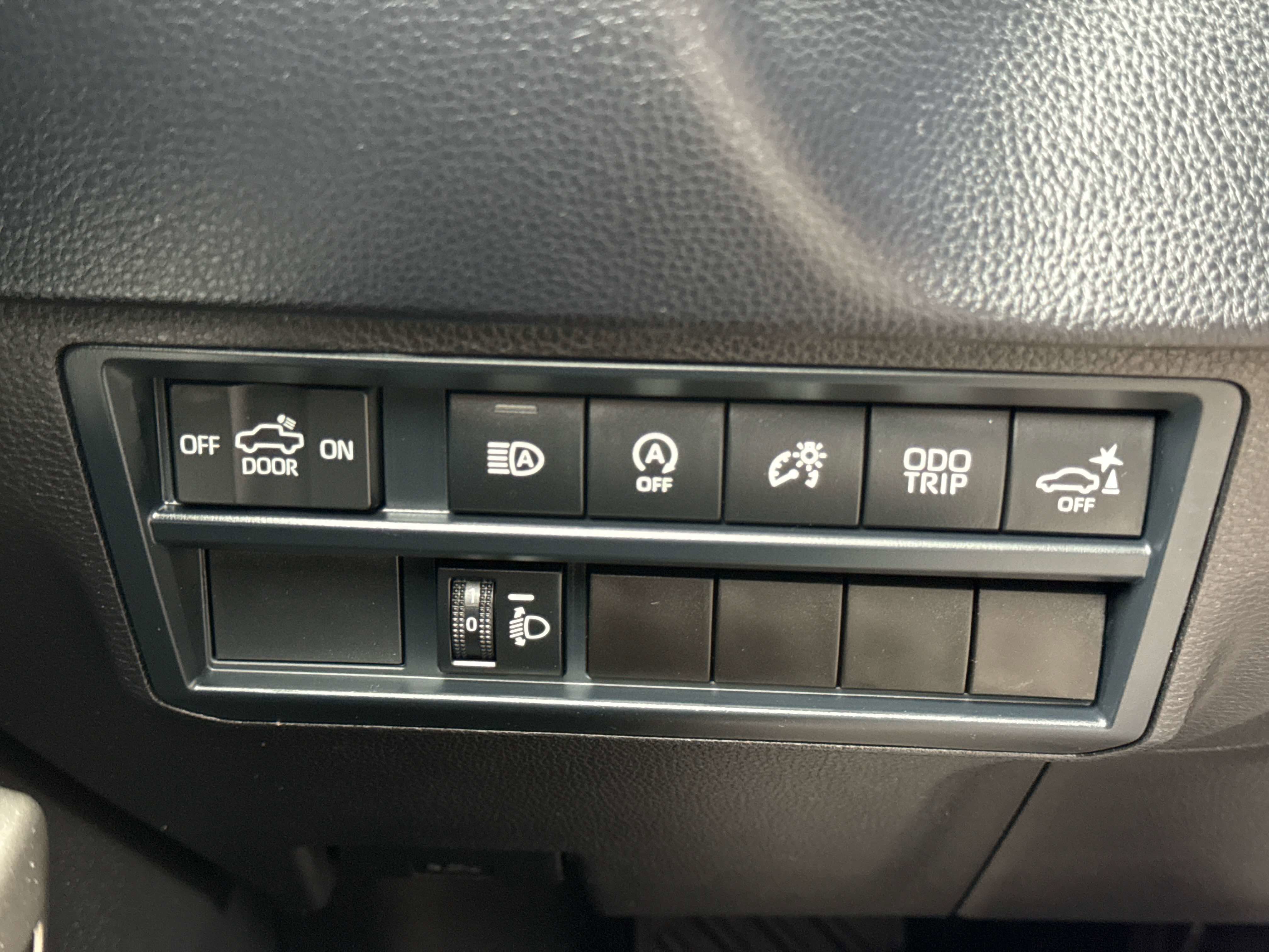 2025 Toyota TUNDRA 4X4 SR5