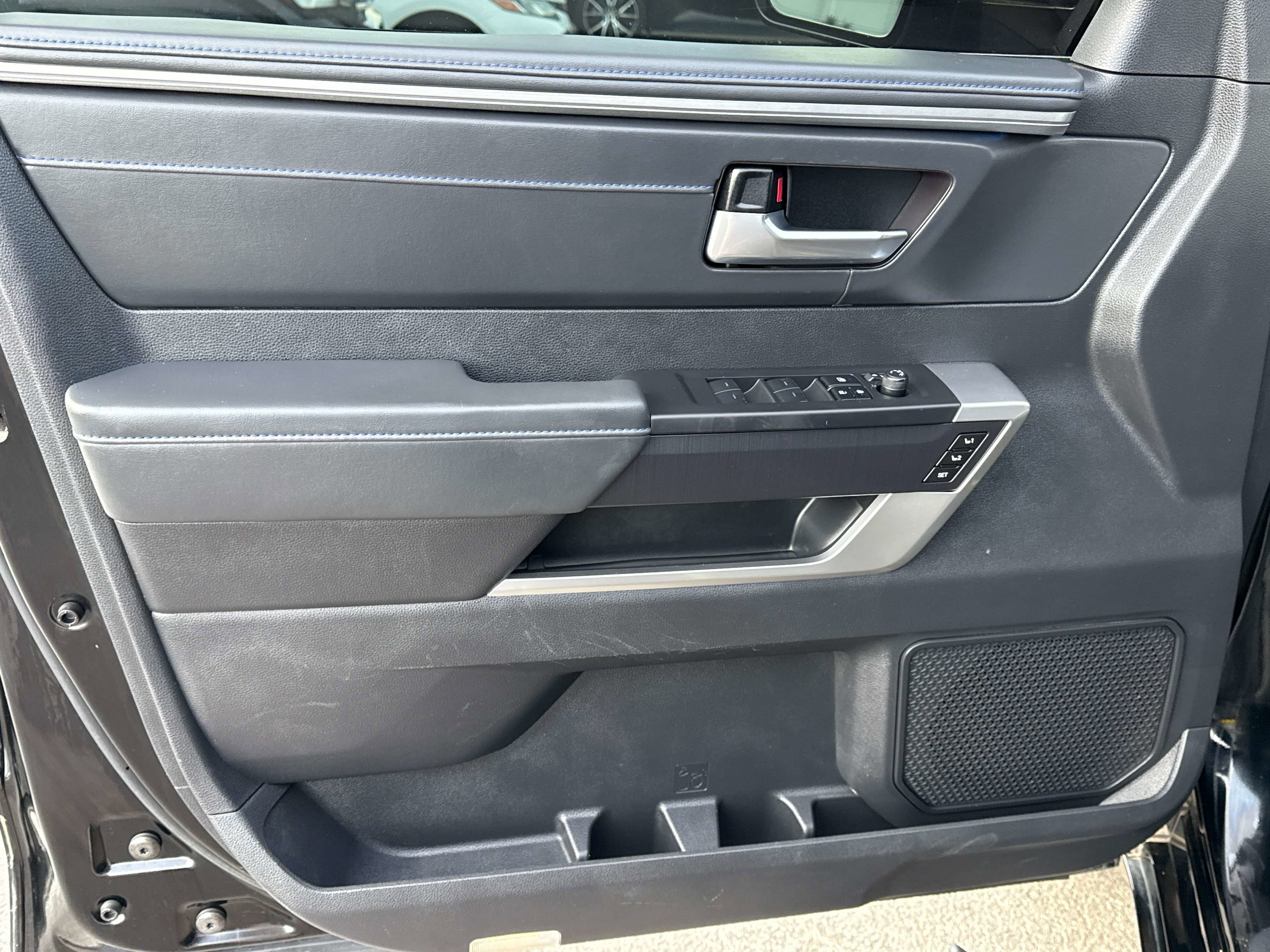 2023 Toyota TUNDRA 4X4 Platinum