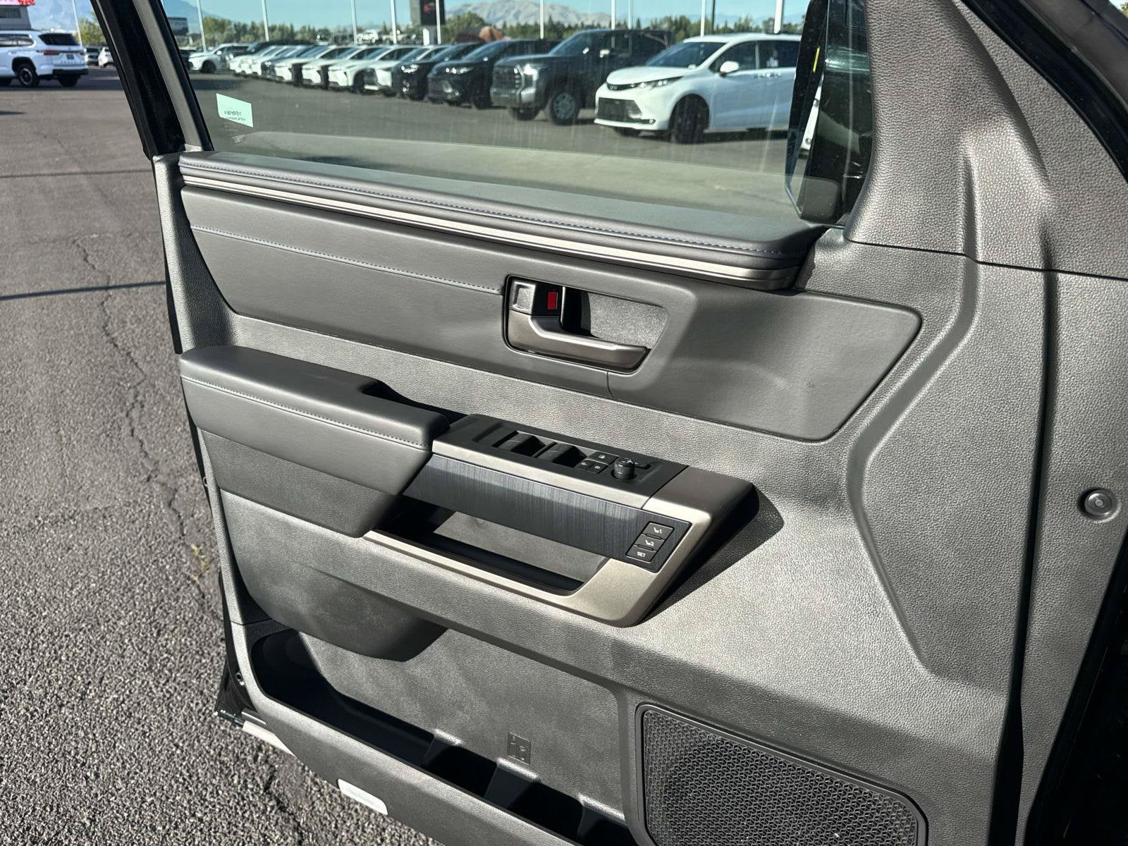 2026 Toyota Tundra i-FORCE MAX Platinum i-FORCE MAX