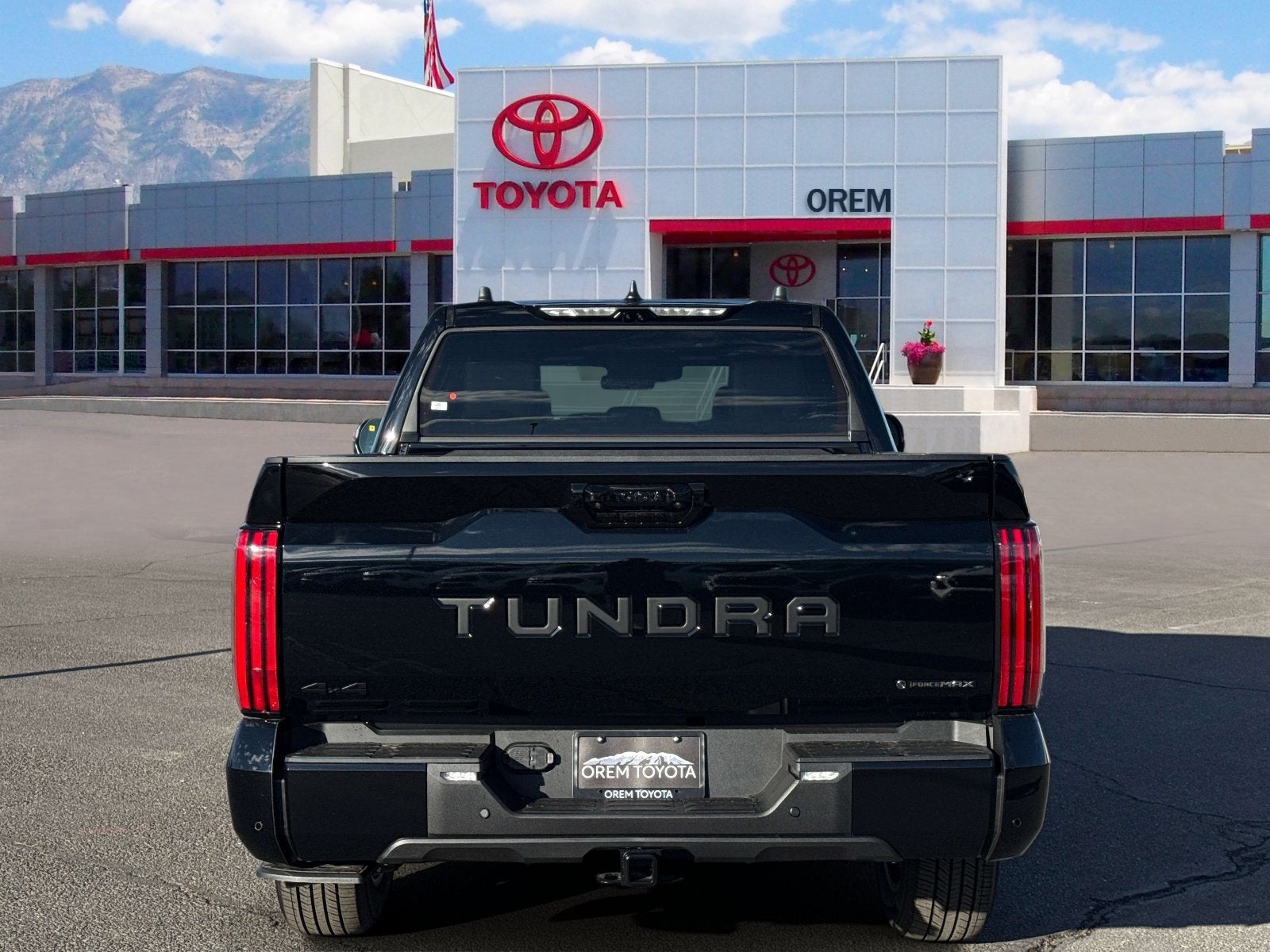 2026 Toyota Tundra i-FORCE MAX Platinum i-FORCE MAX