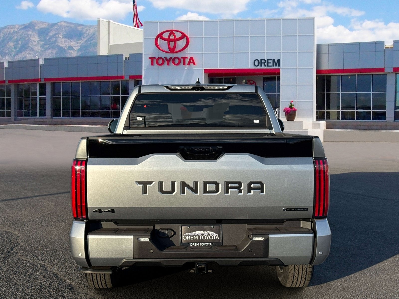 2026 Toyota Tundra i-FORCE MAX Platinum i-FORCE MAX