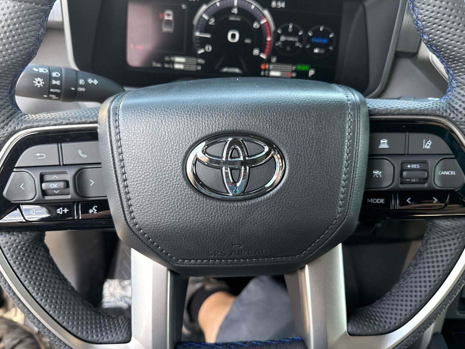 2026 Toyota Tundra i-FORCE MAX Platinum i-FORCE MAX