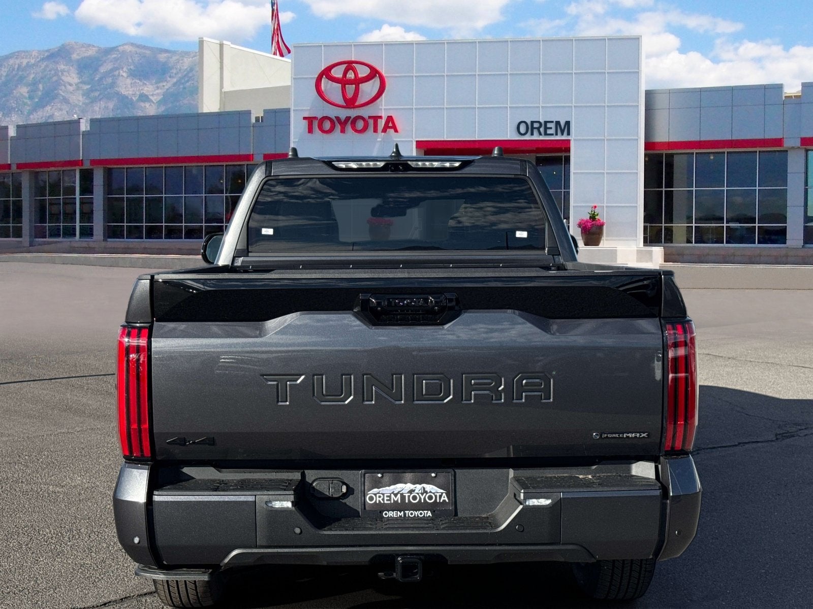 2026 Toyota Tundra i-FORCE MAX Platinum i-FORCE MAX
