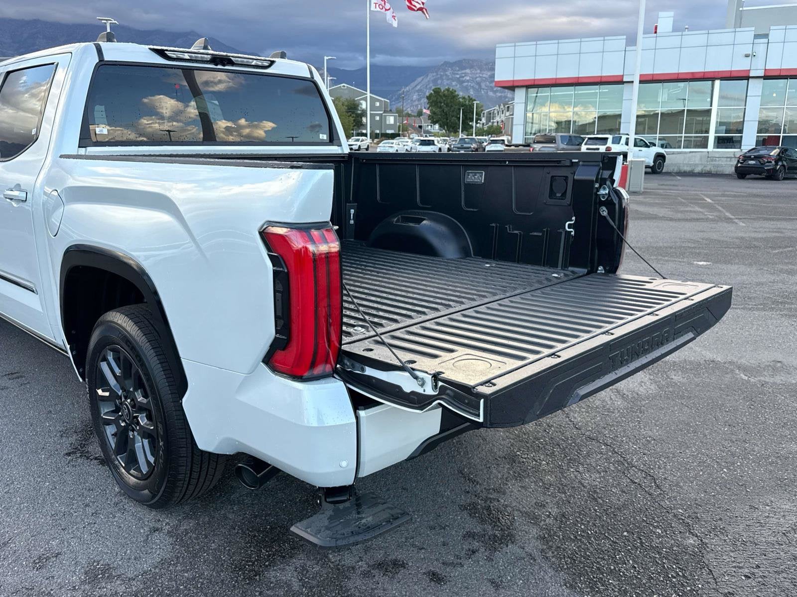 2026 Toyota Tundra i-FORCE MAX Platinum i-FORCE MAX