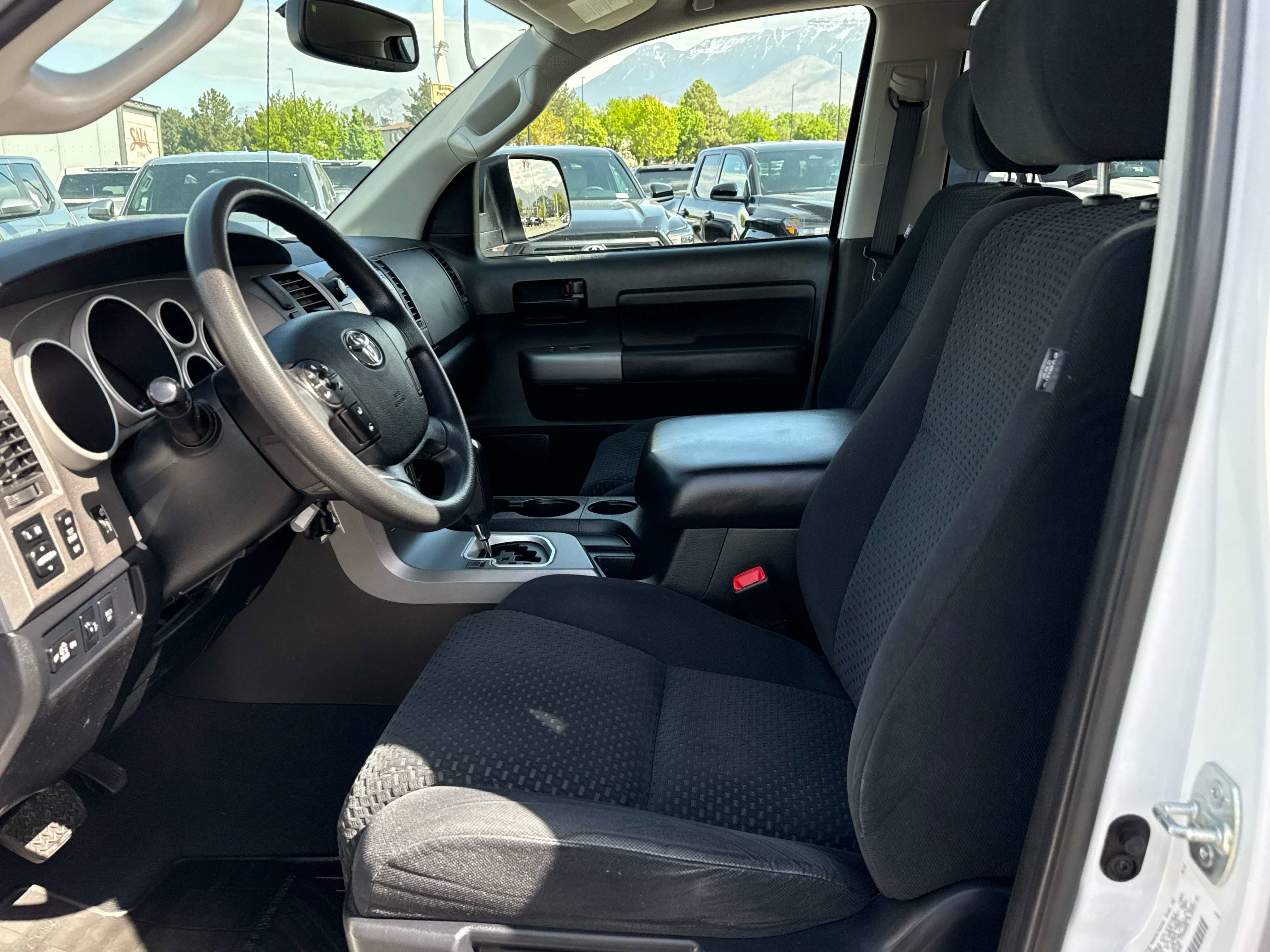2012 Toyota TUNDRA 4X4 Double Cab 5.7L V8 6-Spd AT (Natl)