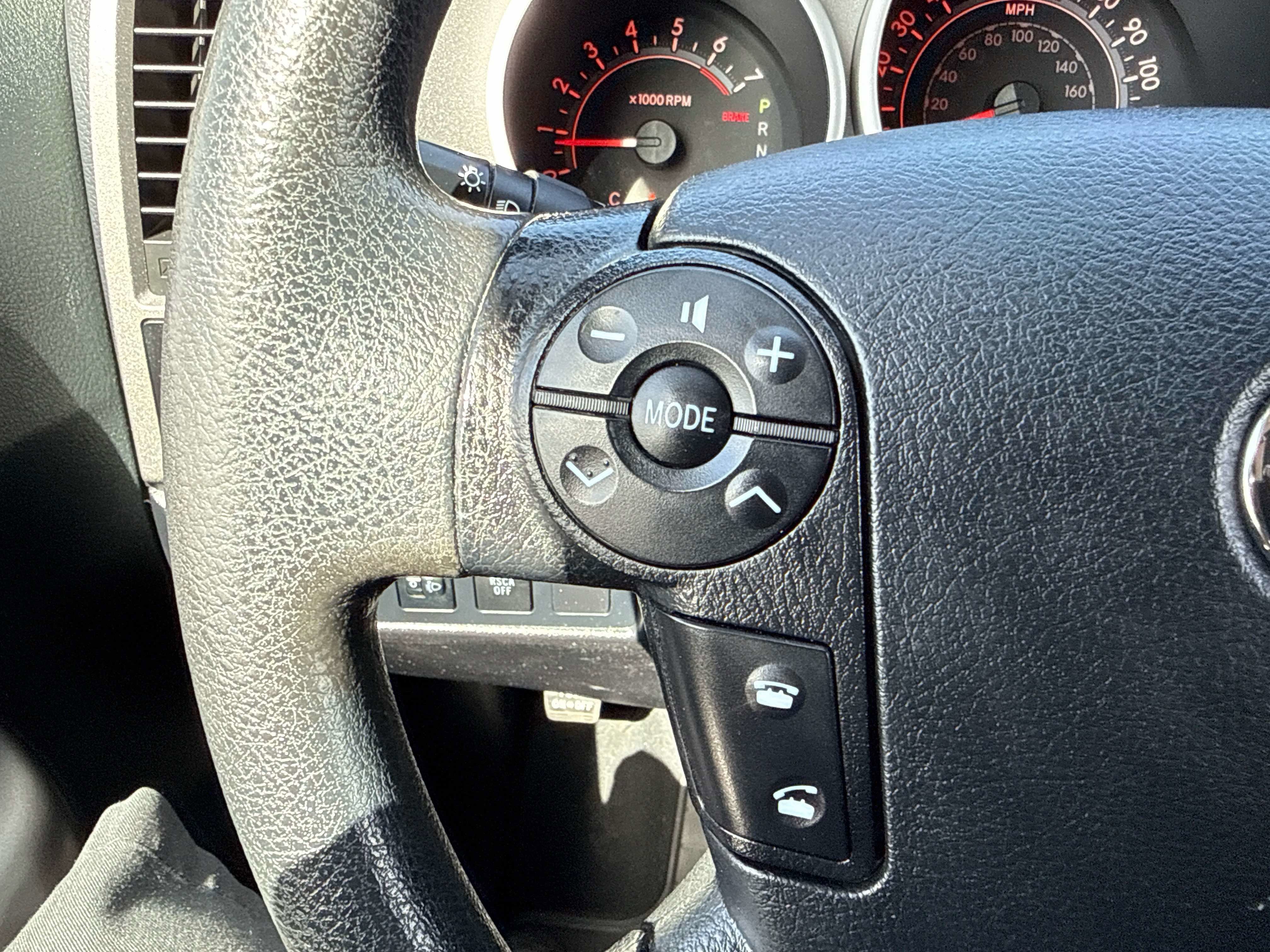 2012 Toyota TUNDRA 4X4 Double Cab 5.7L V8 6-Spd AT (Natl)