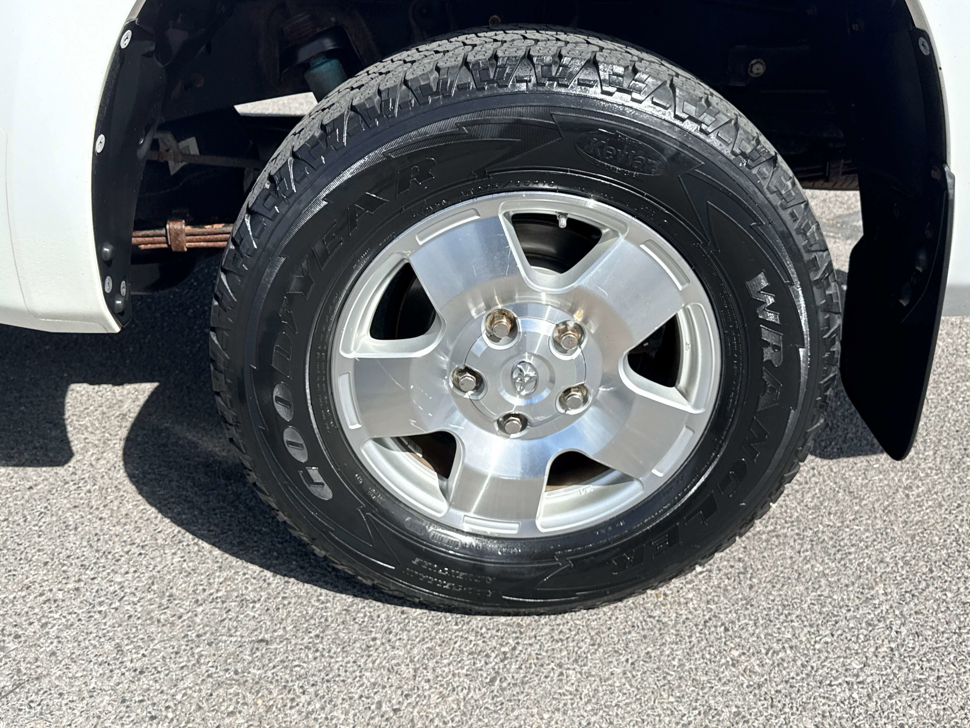 2012 Toyota TUNDRA 4X4 Double Cab 5.7L V8 6-Spd AT (Natl)