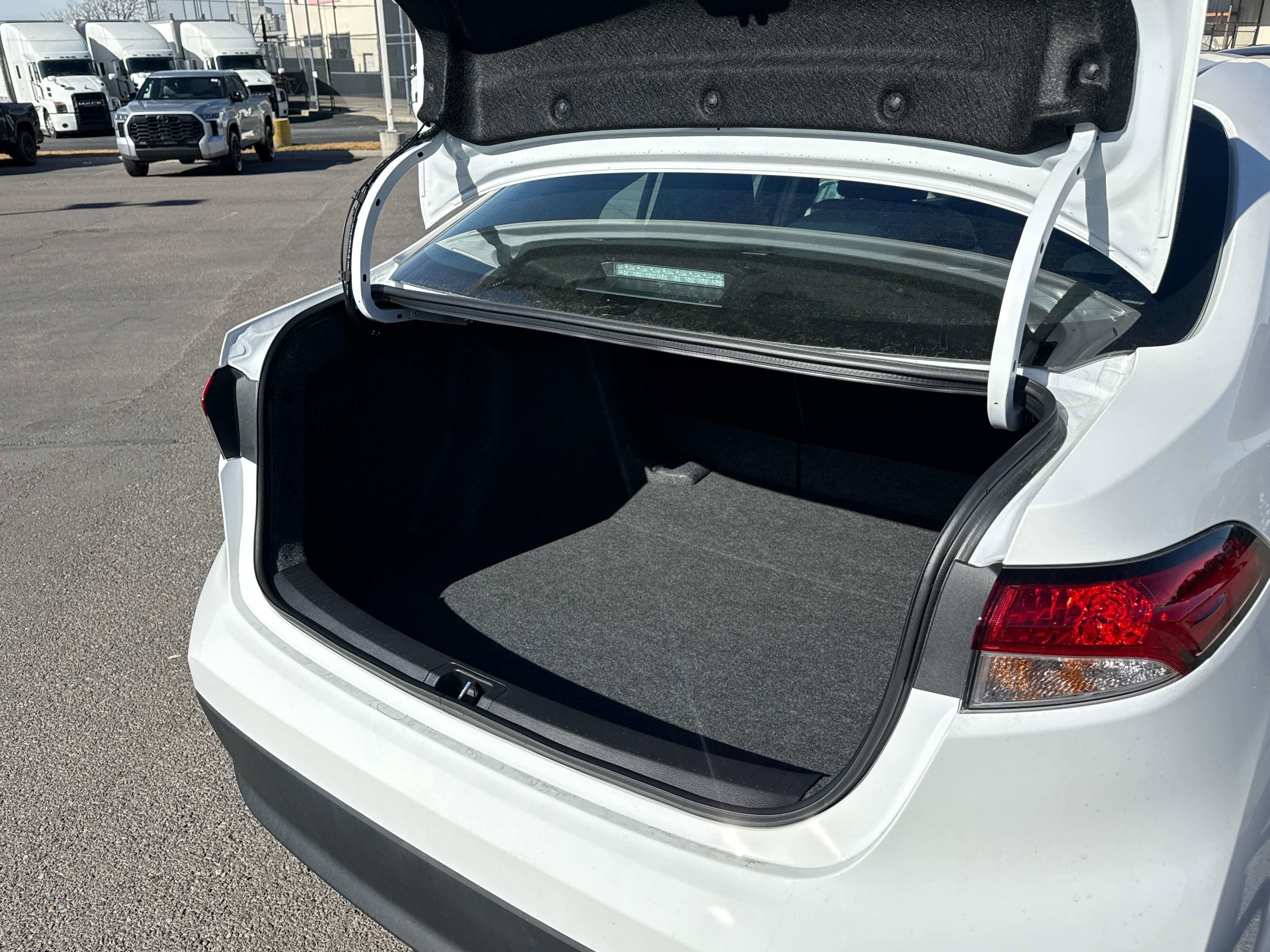 2026 Toyota COROLLA LE