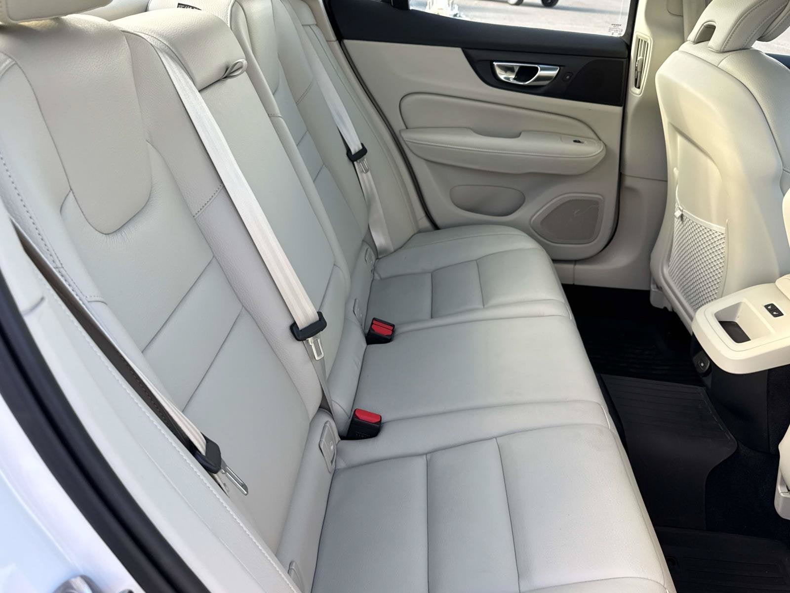 2023 Volvo S60 Plus Dark Theme