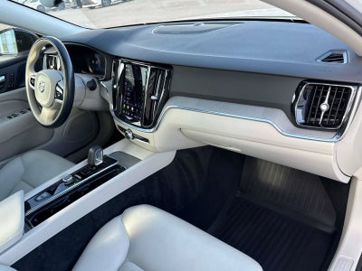 2023 Volvo S60 Plus Dark Theme