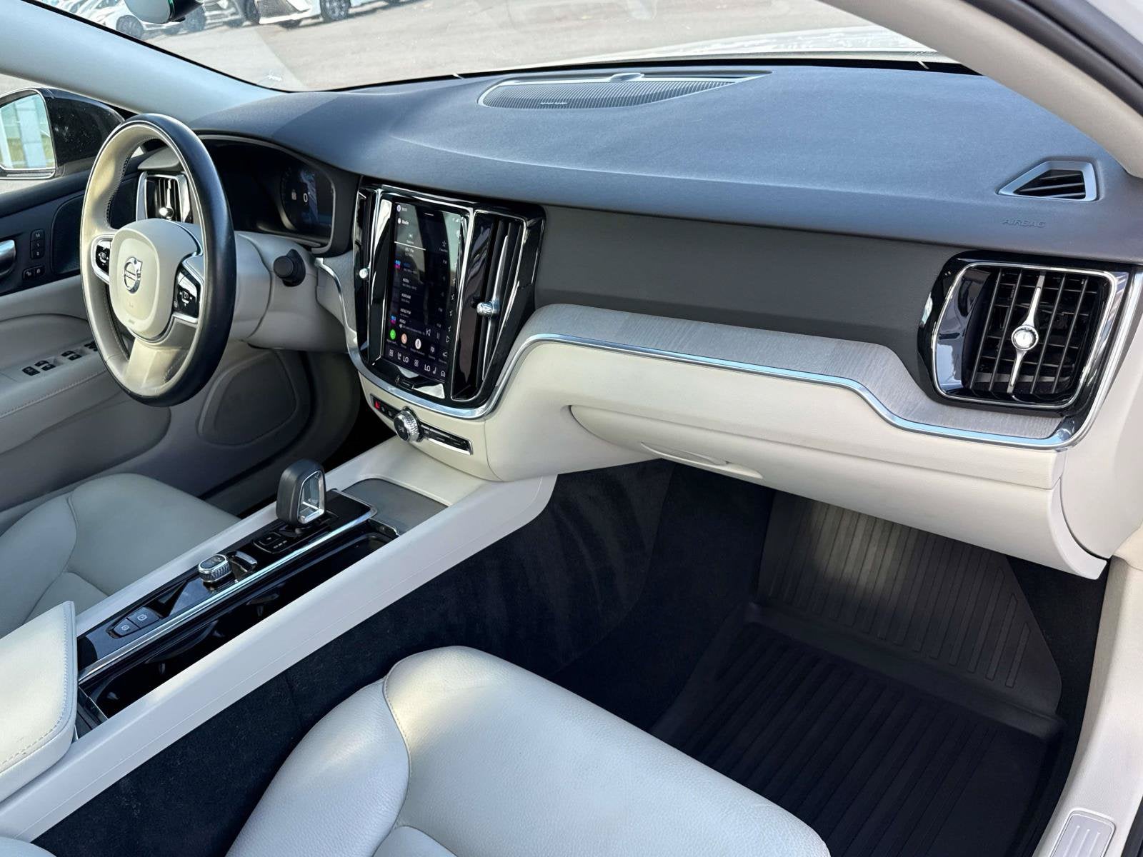 2023 Volvo S60 Plus Dark Theme