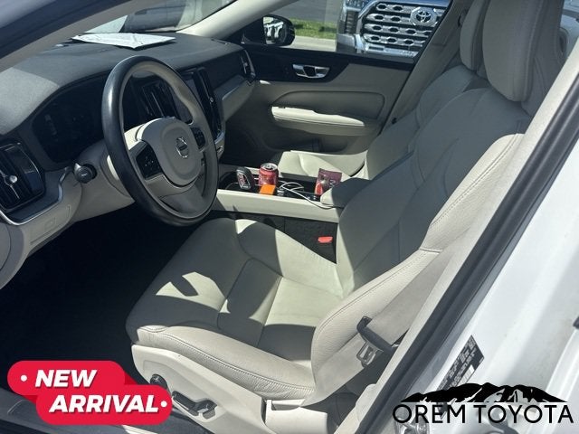 2023 Volvo S60 Plus Dark Theme