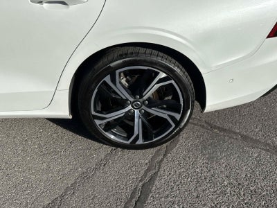 2023 Volvo S60 Plus Dark Theme
