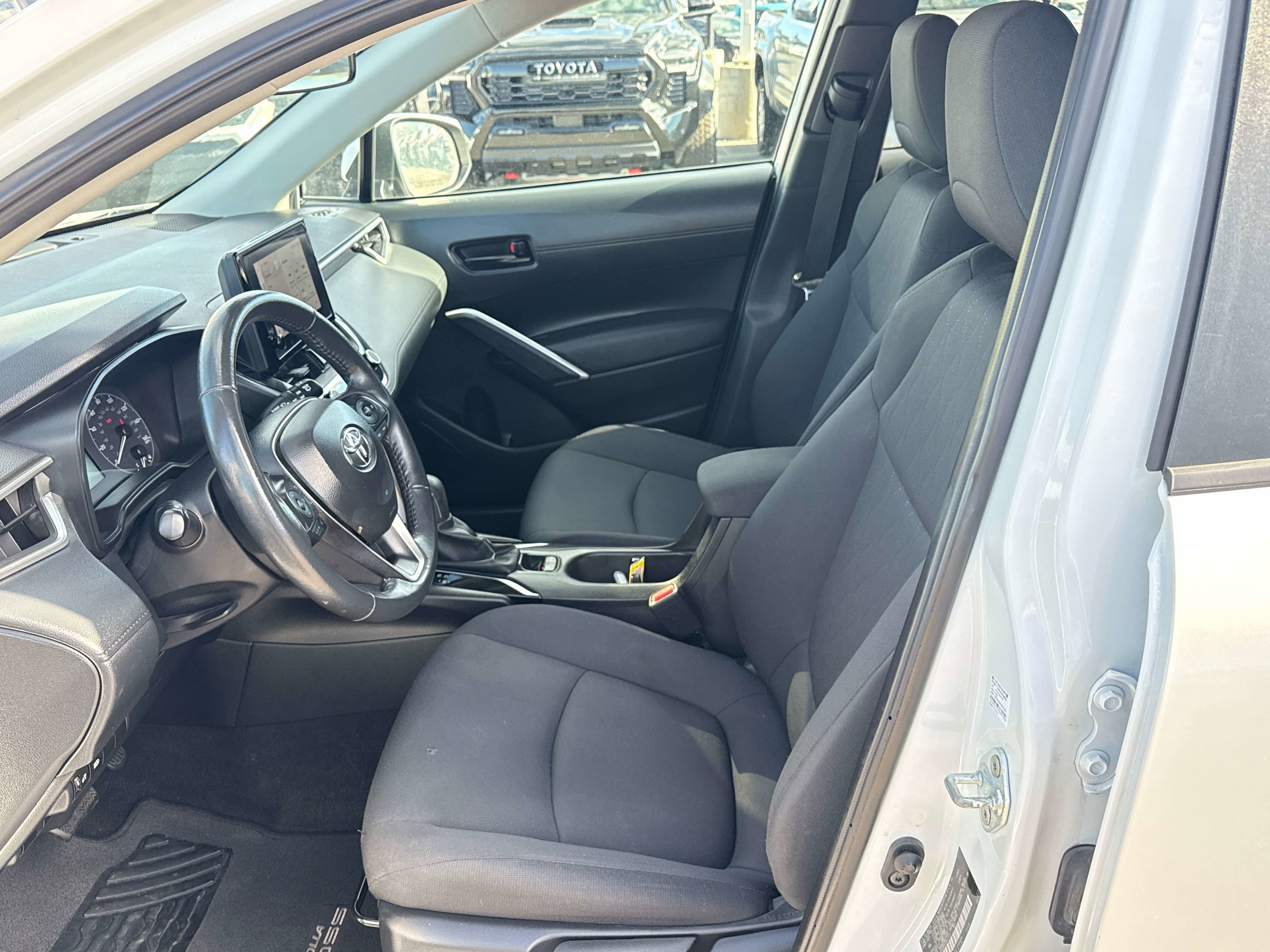 2024 Toyota Corolla Cross LE - Photo 11