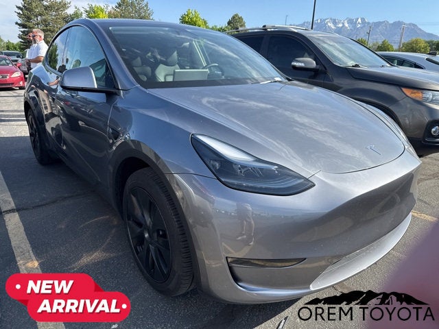 2025 Tesla Model Y Long Range Rear Wheel Drive's photo