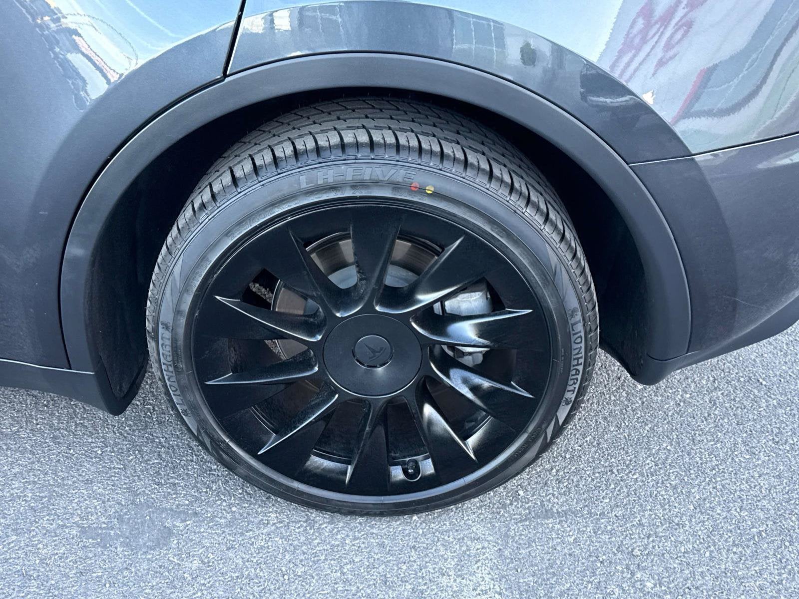 2024 Tesla Model Y Long Range
