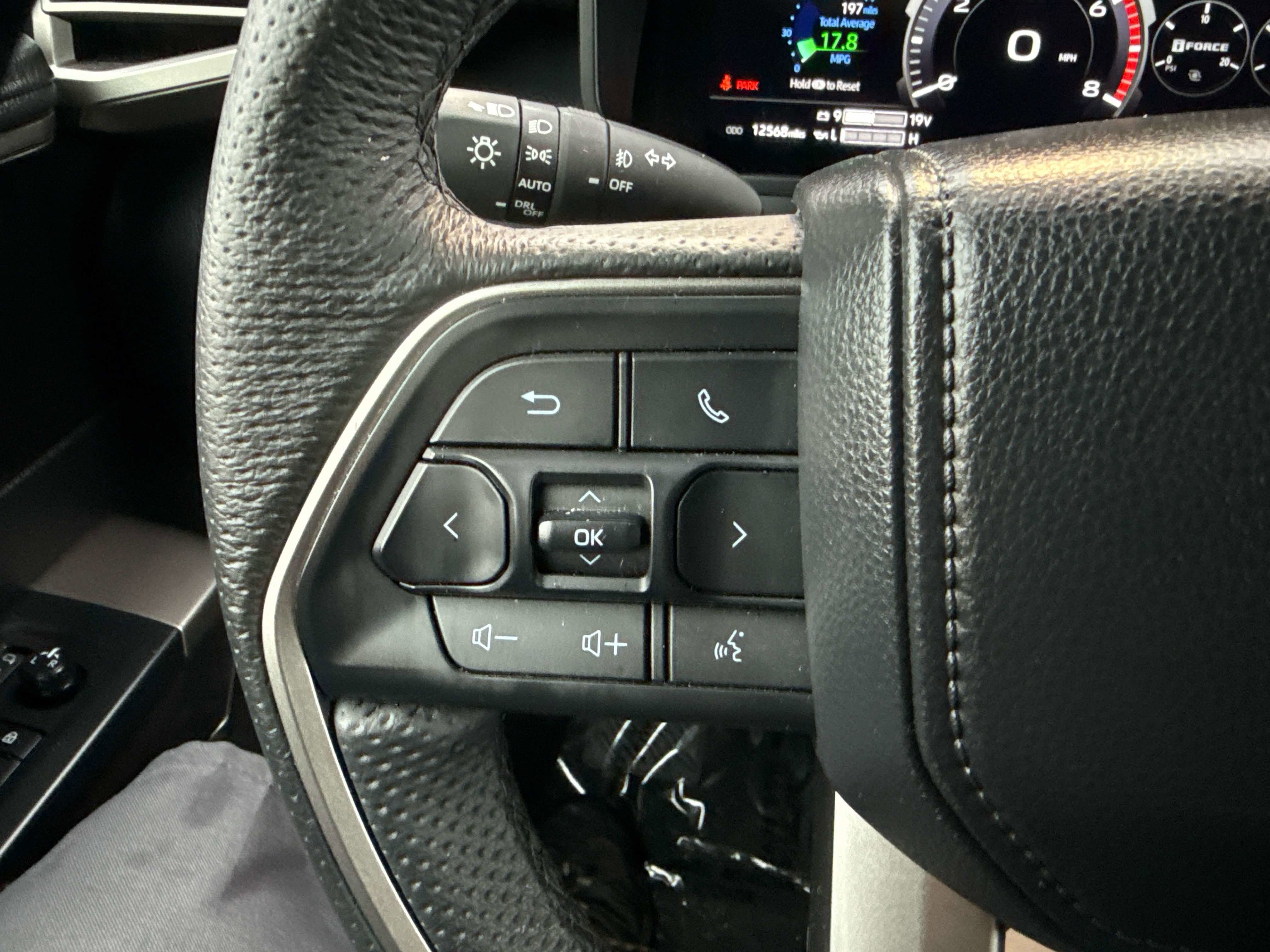 2026 Toyota SEQUOIA 4WD SR5