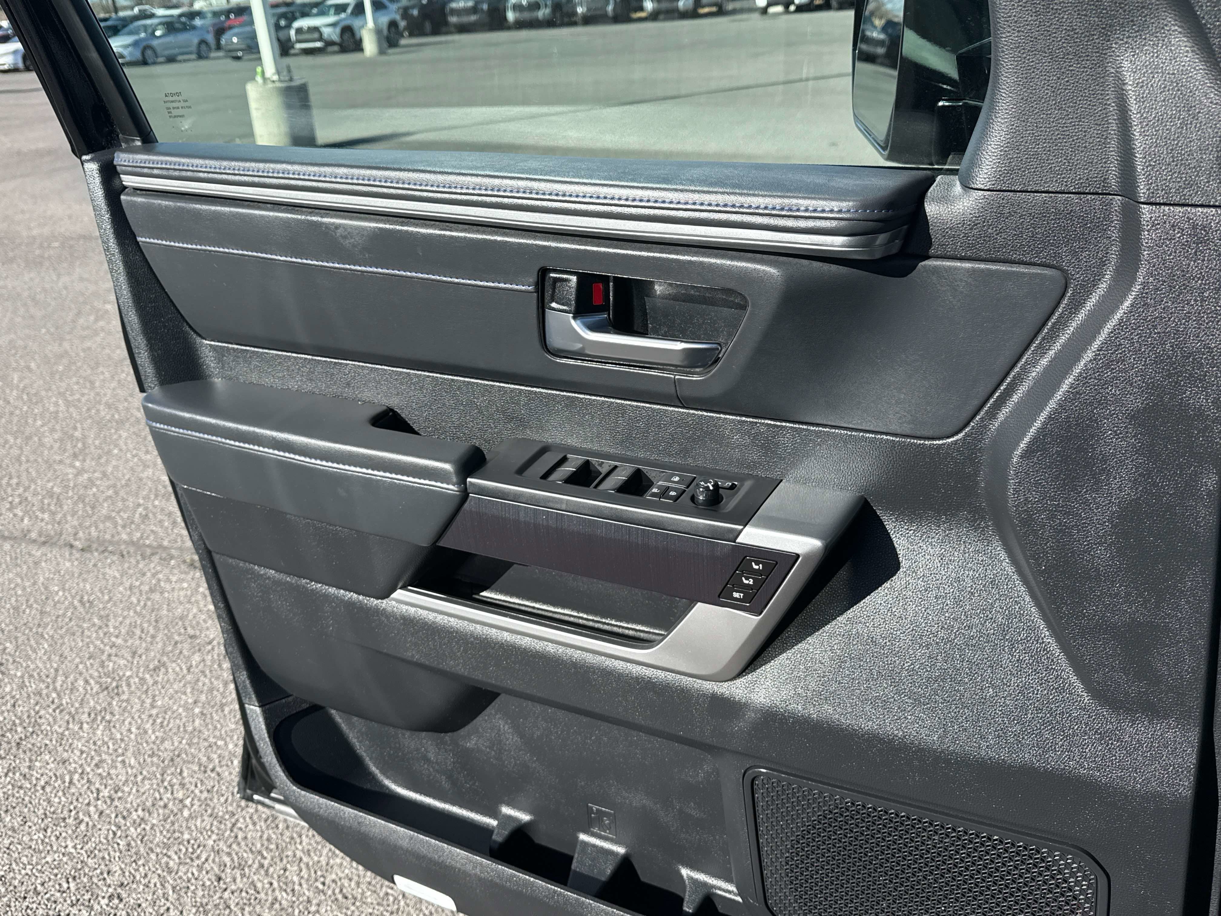 2023 Toyota SEQUOIA 4WD Platinum