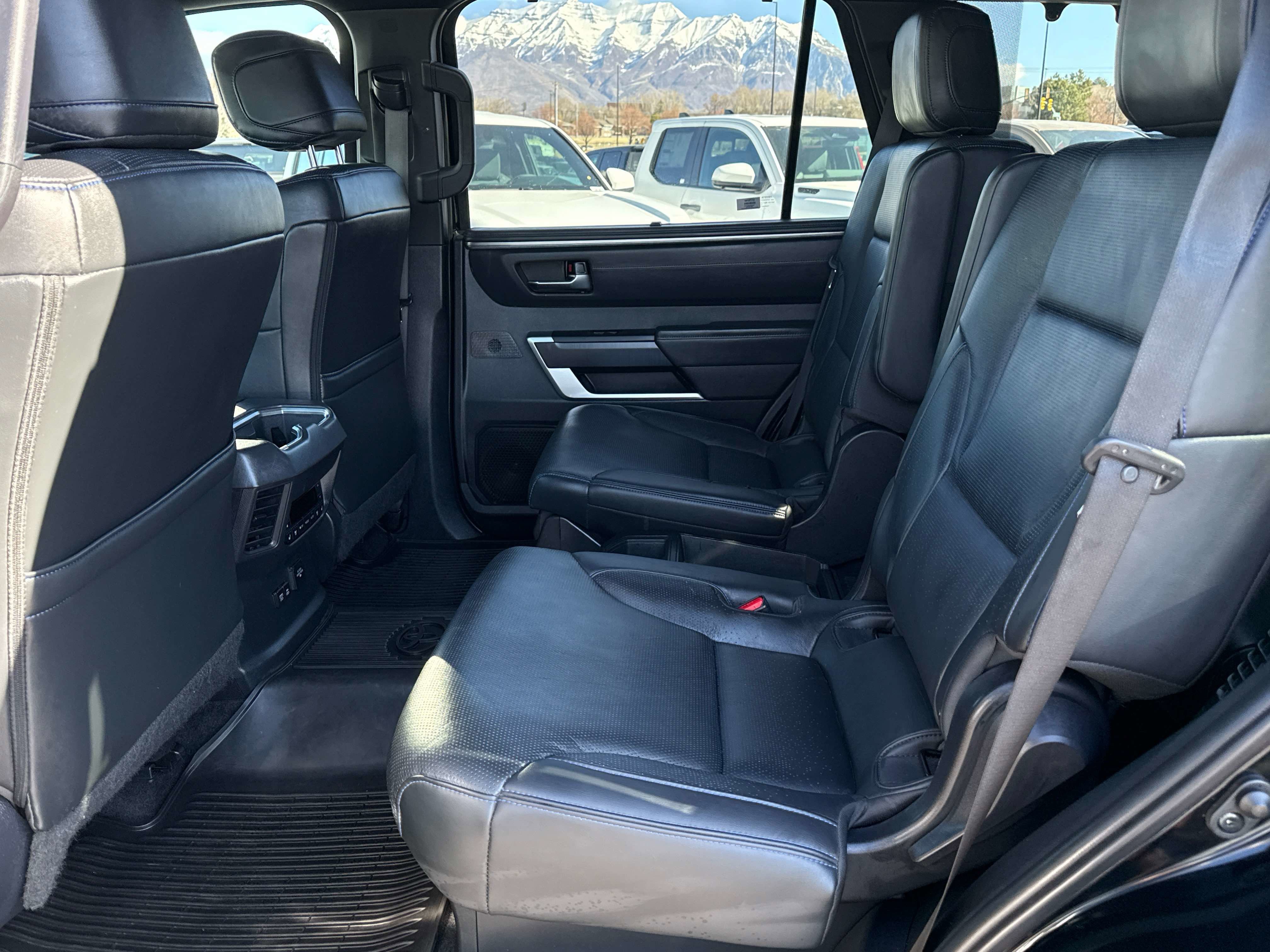 2023 Toyota SEQUOIA 4WD Platinum