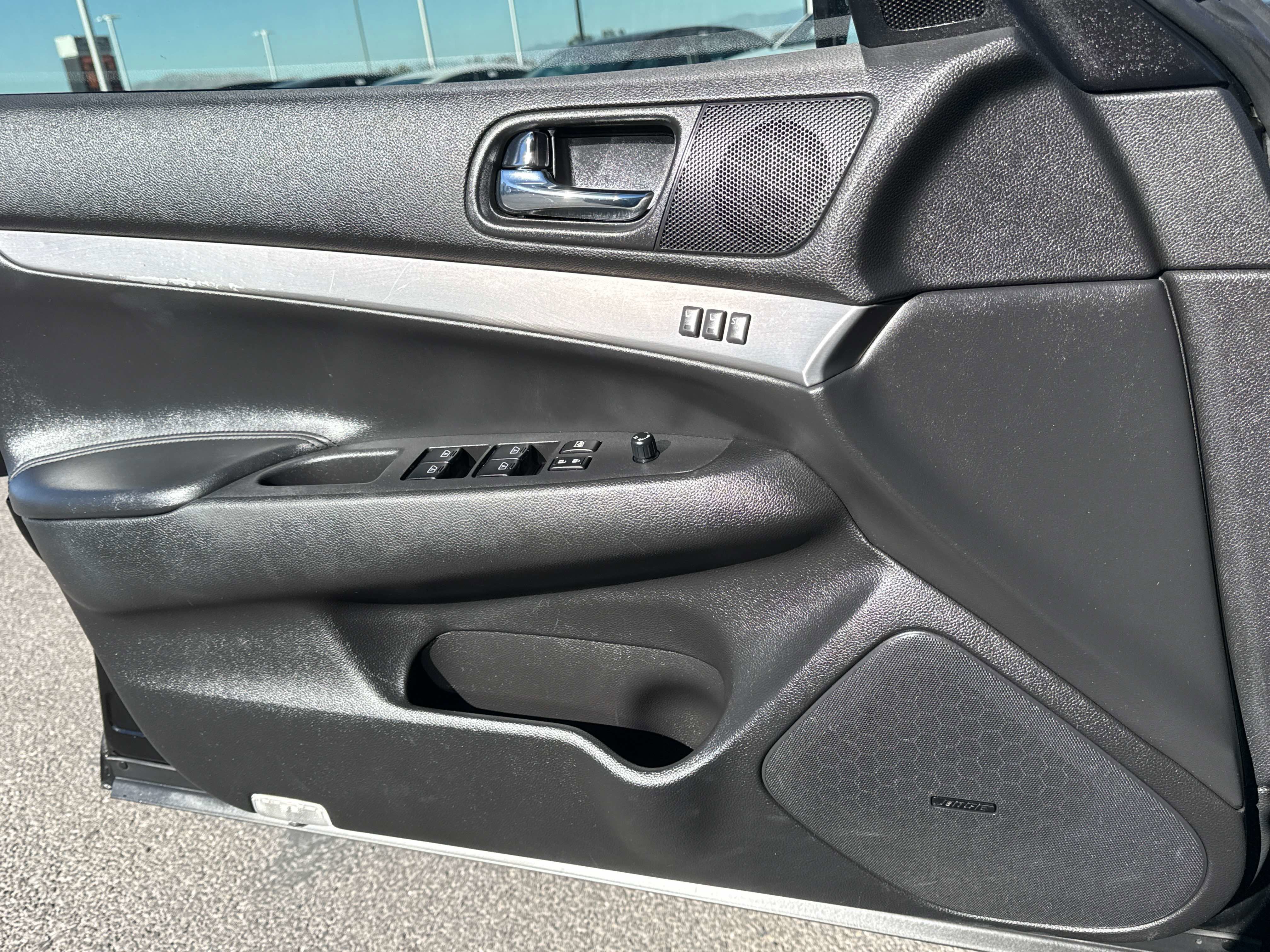 2013 INFINITI G37 x
