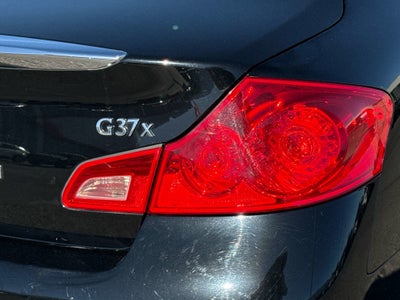 2013 INFINITI G37 x