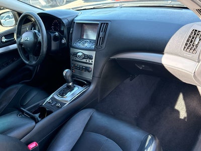 2013 INFINITI G37 x