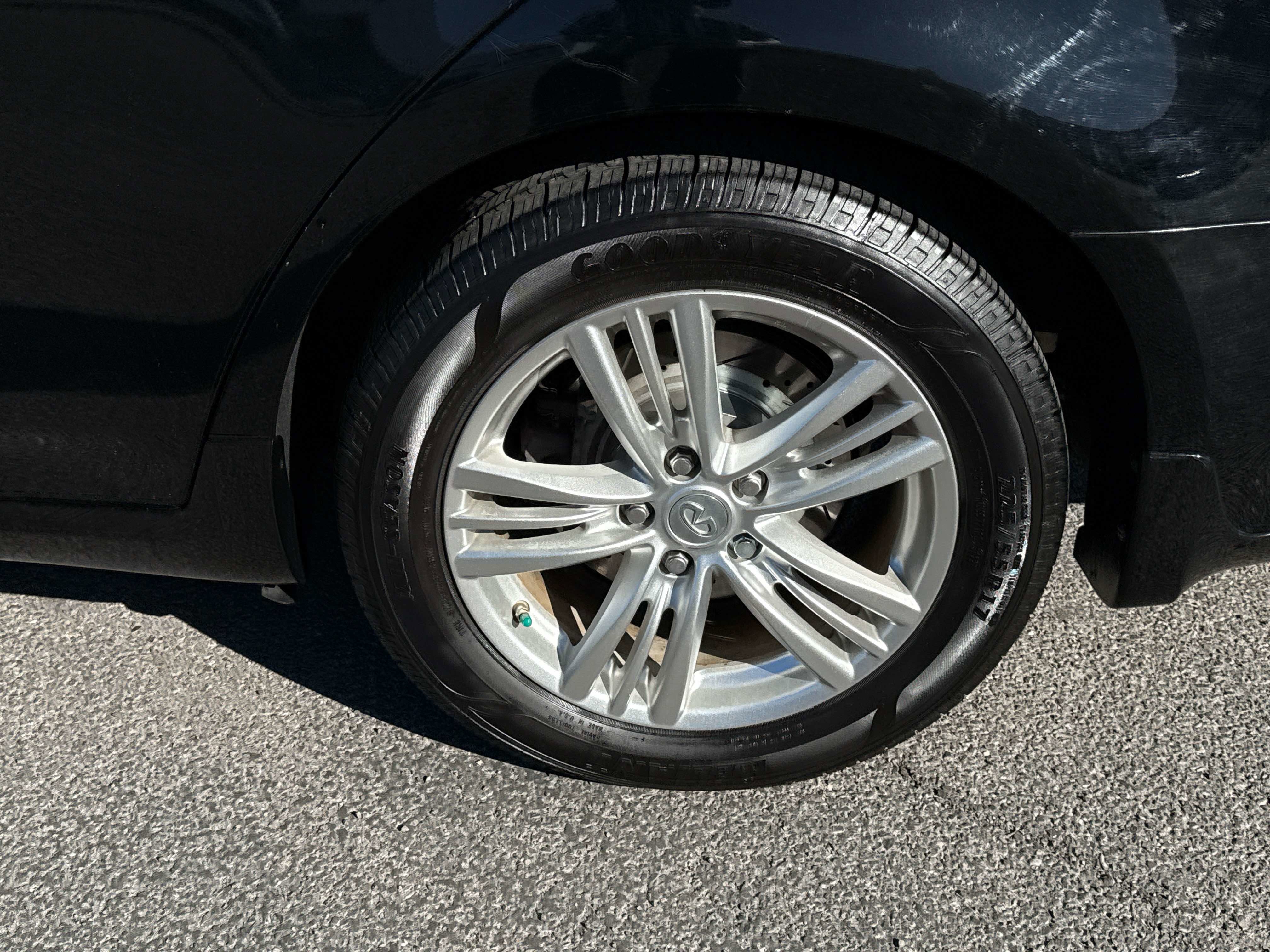 2013 INFINITI G37 x