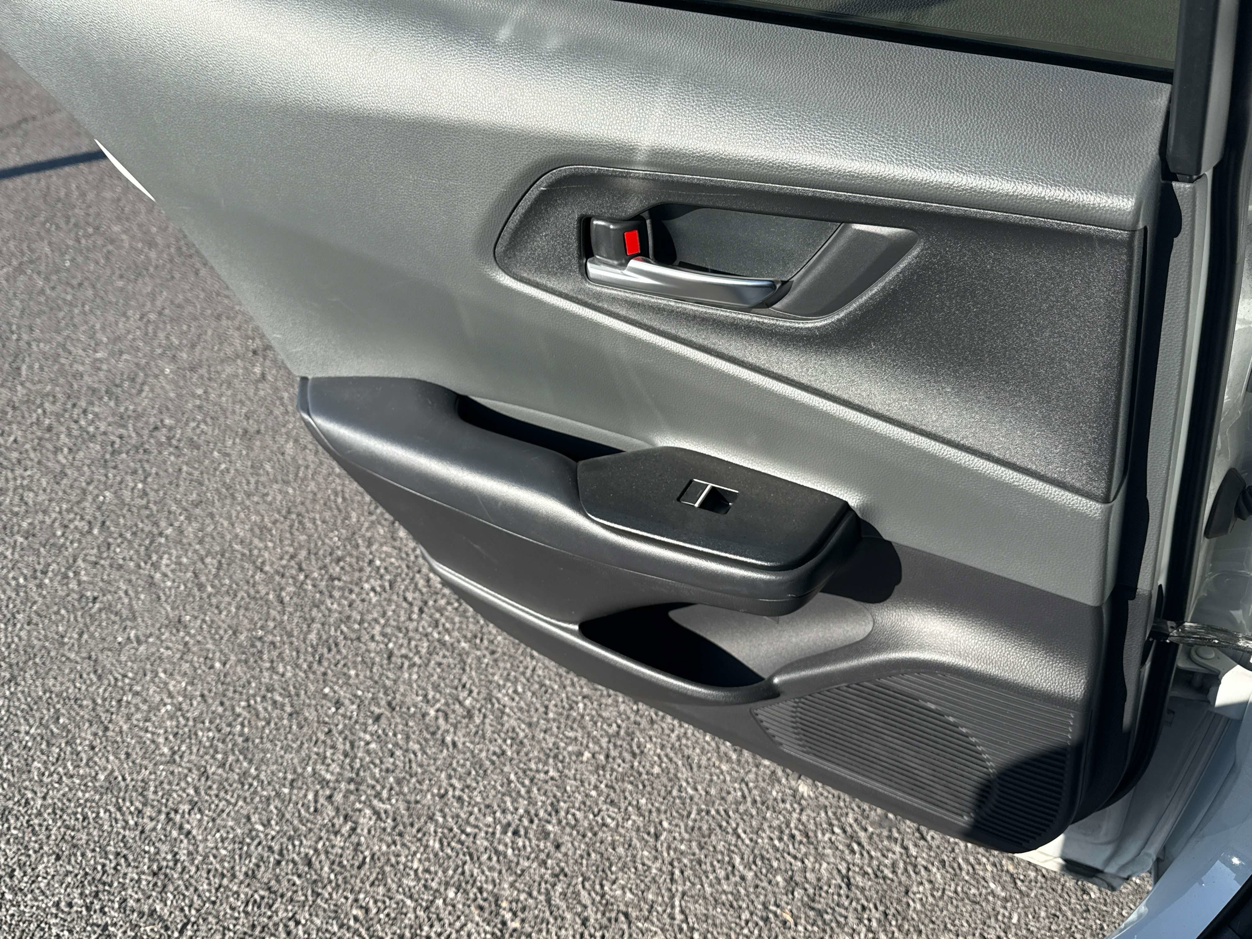 2023 Toyota PRIUS XLE