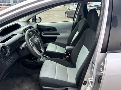2013 Toyota PRIUS c Two