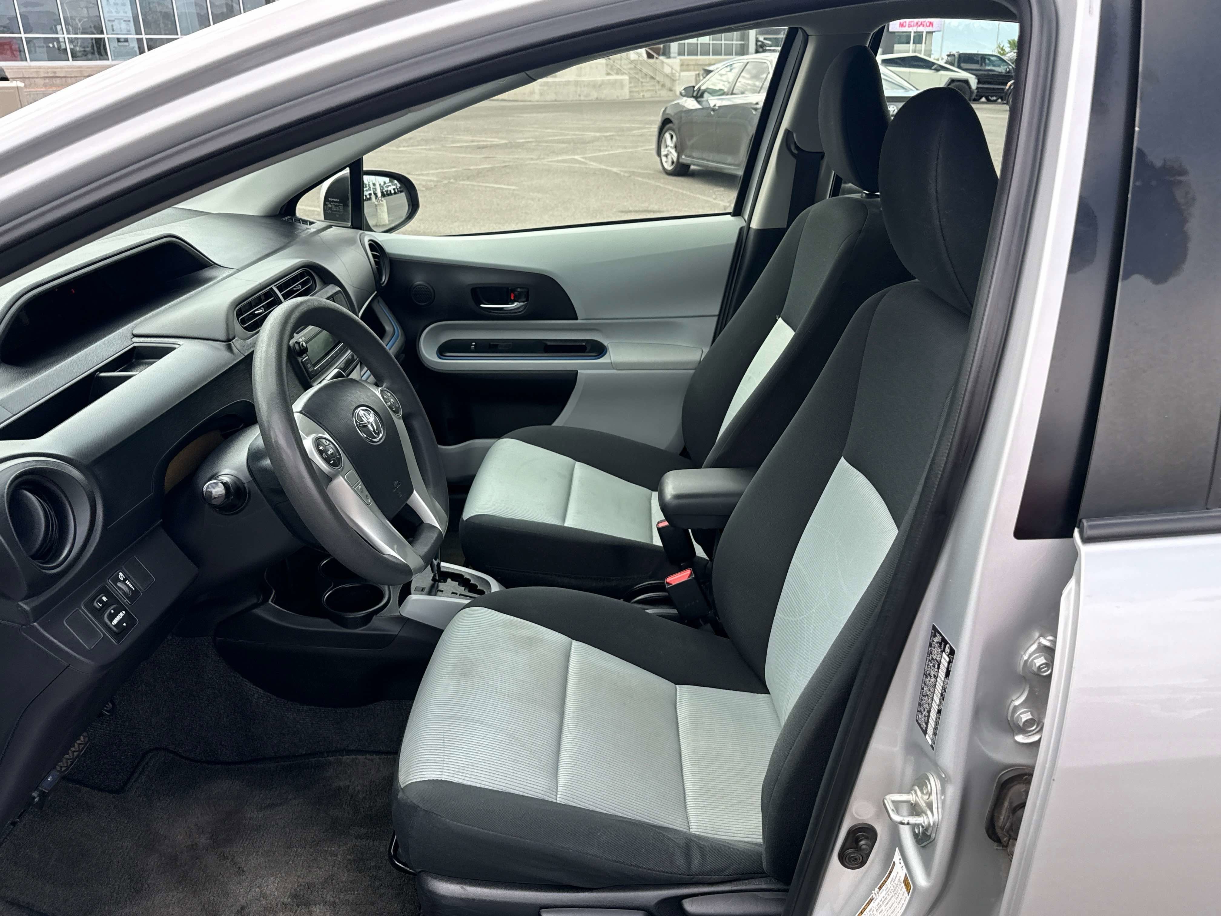 2013 Toyota PRIUS c Two