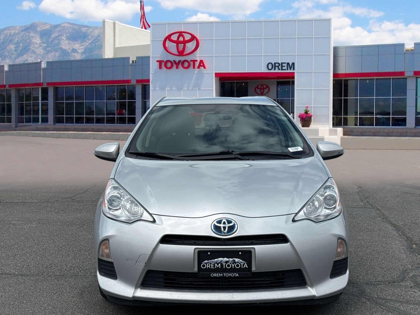 2013 Toyota PRIUS c Two