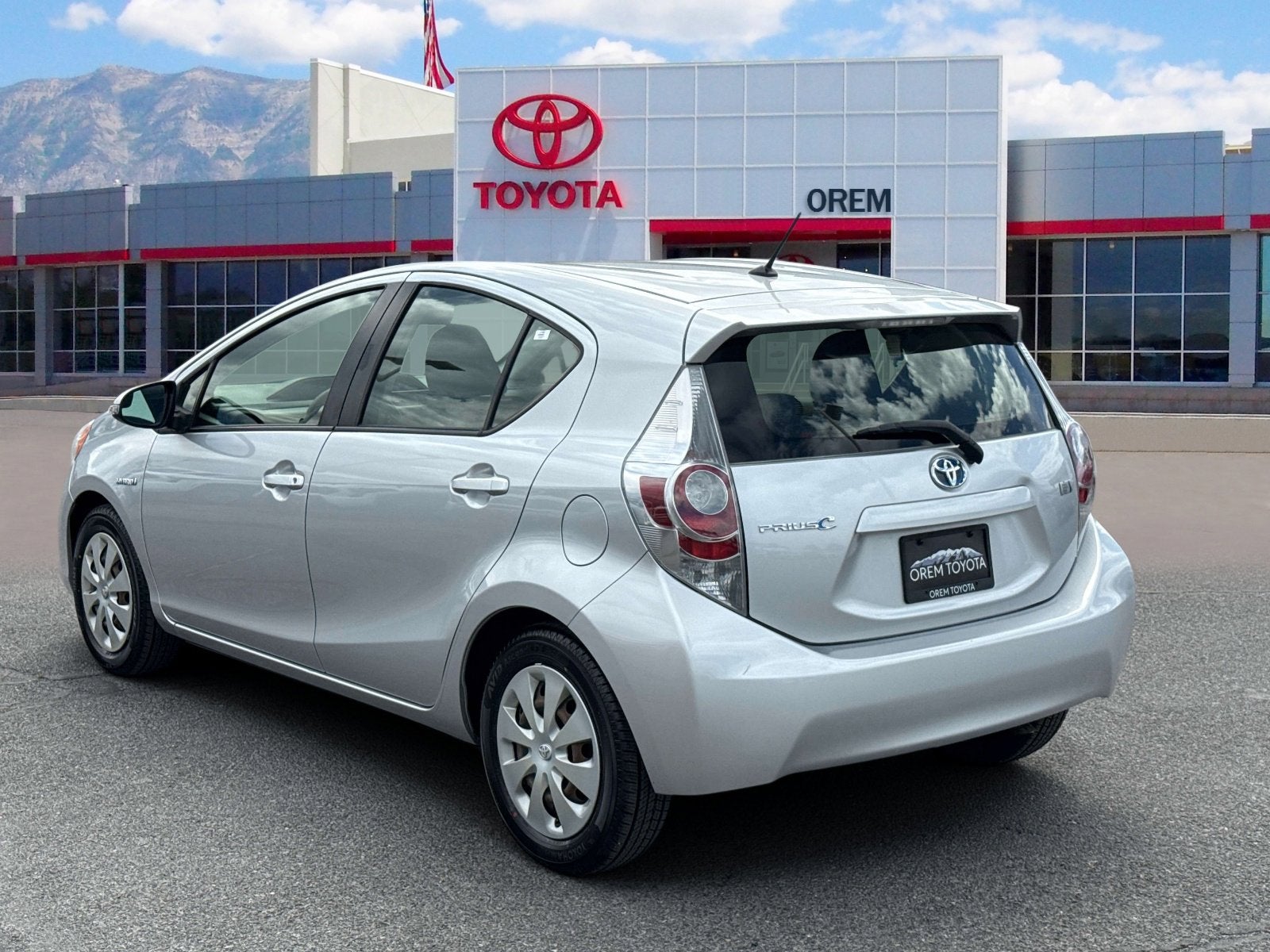 2013 Toyota PRIUS c Two
