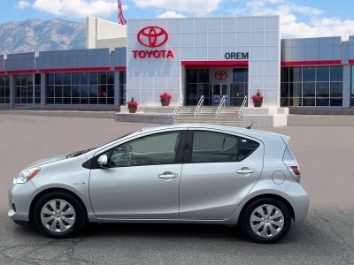 2013 Toyota PRIUS c Two