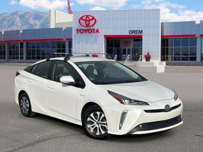 2019 Toyota PRIUS XLE