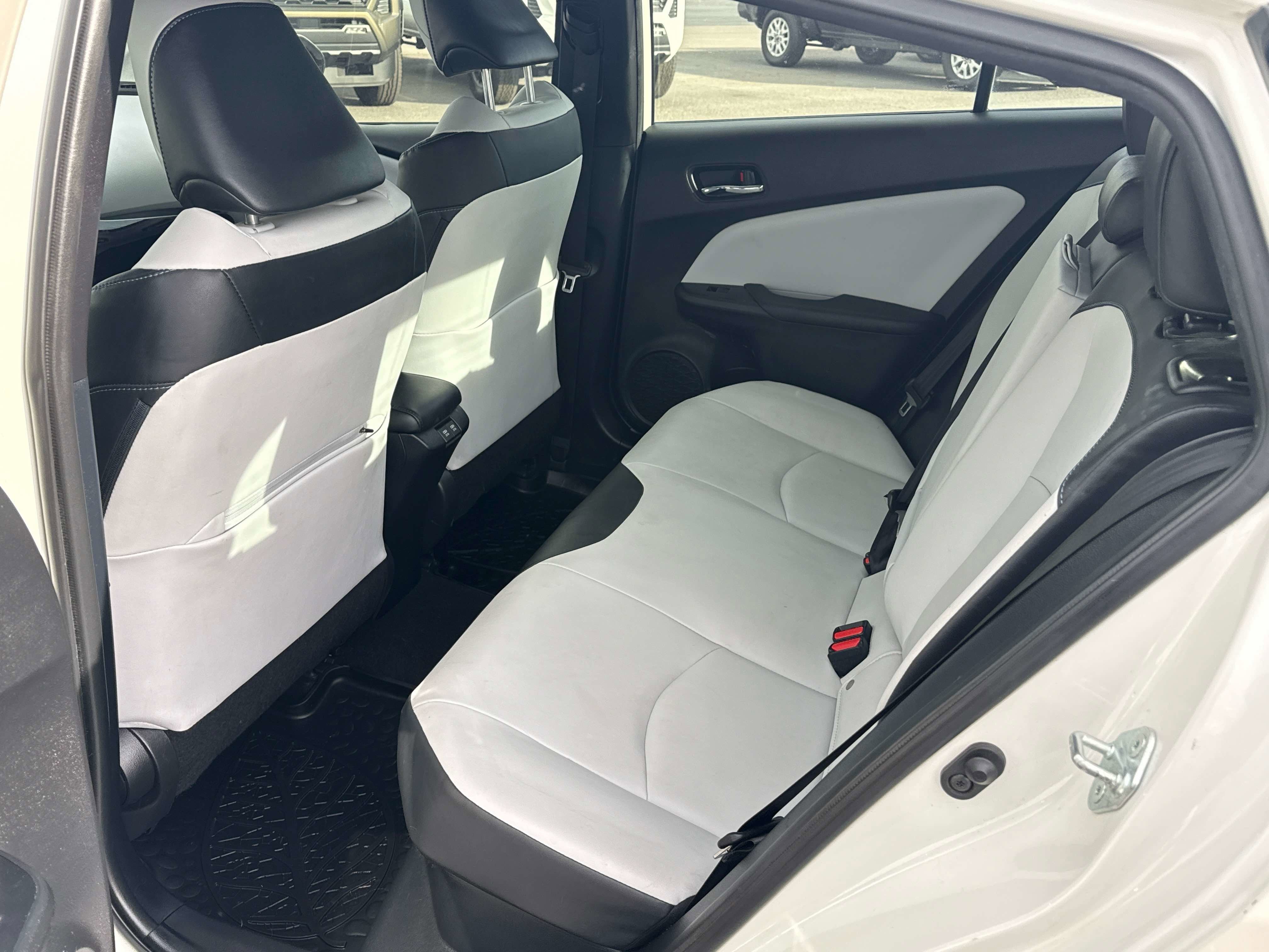 2019 Toyota PRIUS XLE