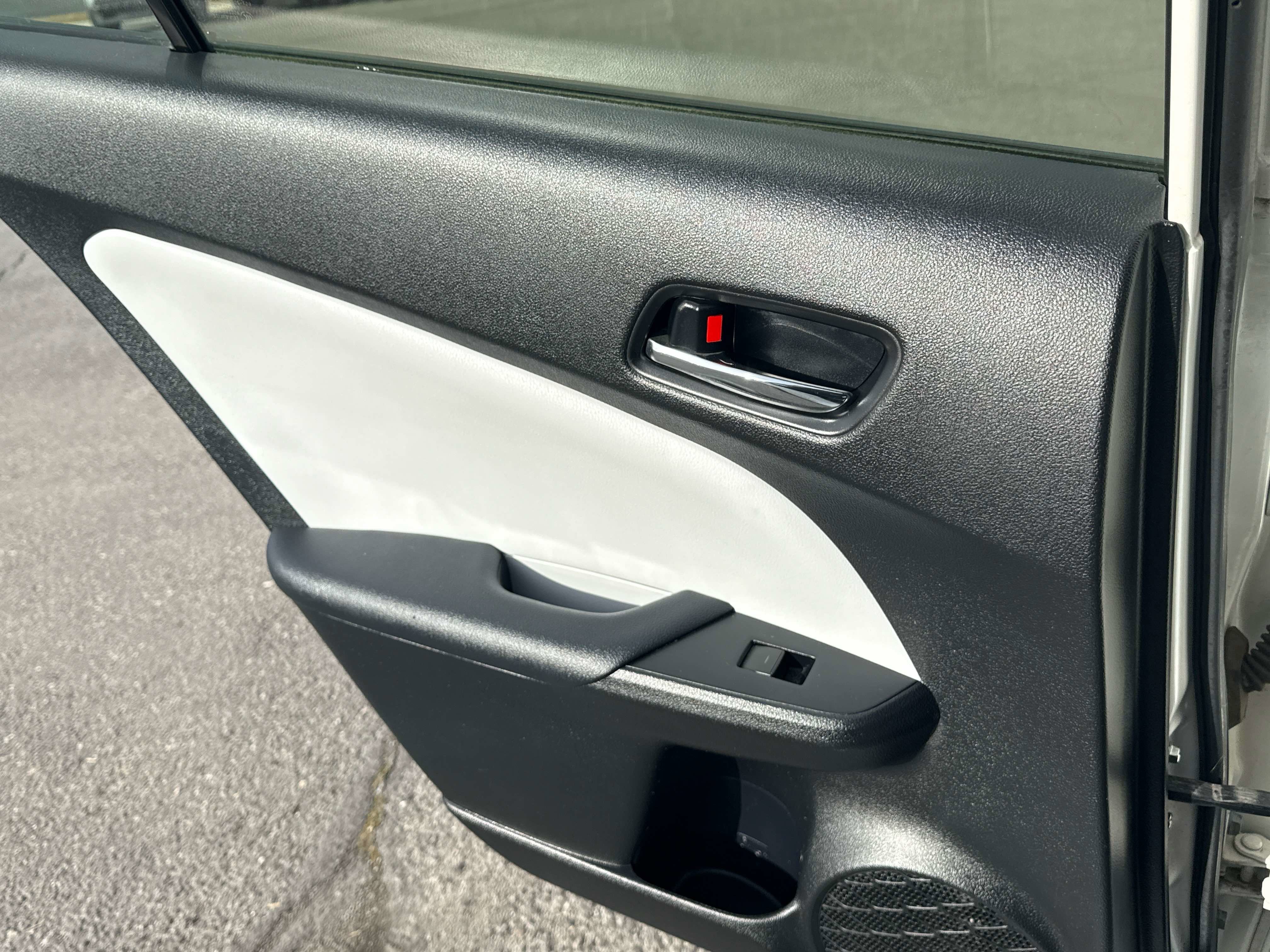 2019 Toyota PRIUS XLE