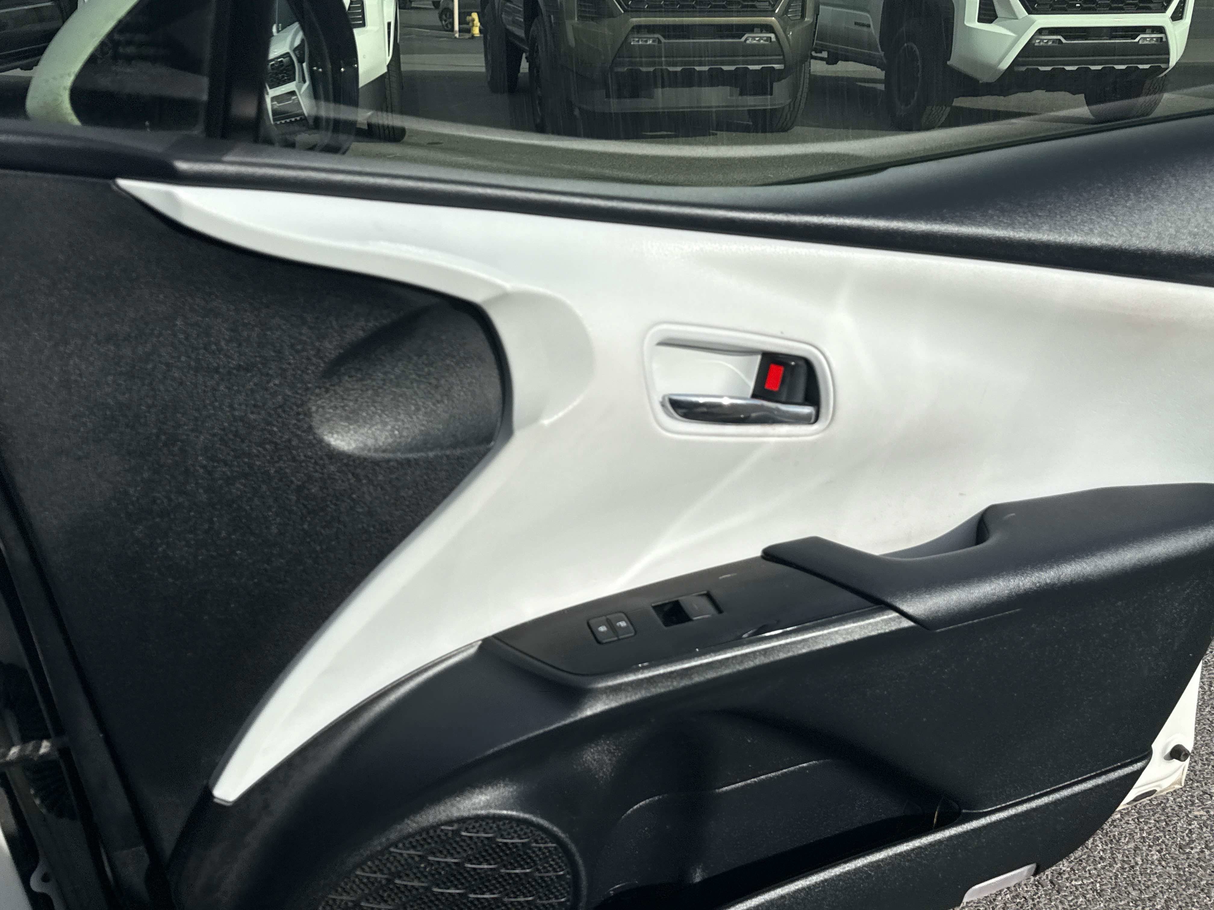 2019 Toyota PRIUS XLE